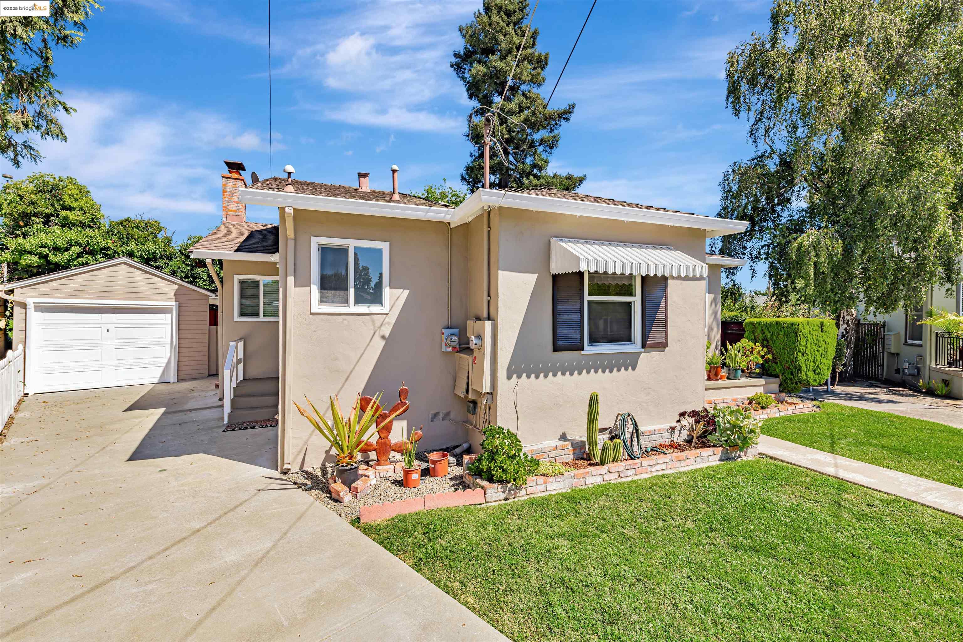 Detail Gallery Image 2 of 22 For 197 Georgia Way, San Leandro,  CA 94577 - 3 Beds | 2 Baths