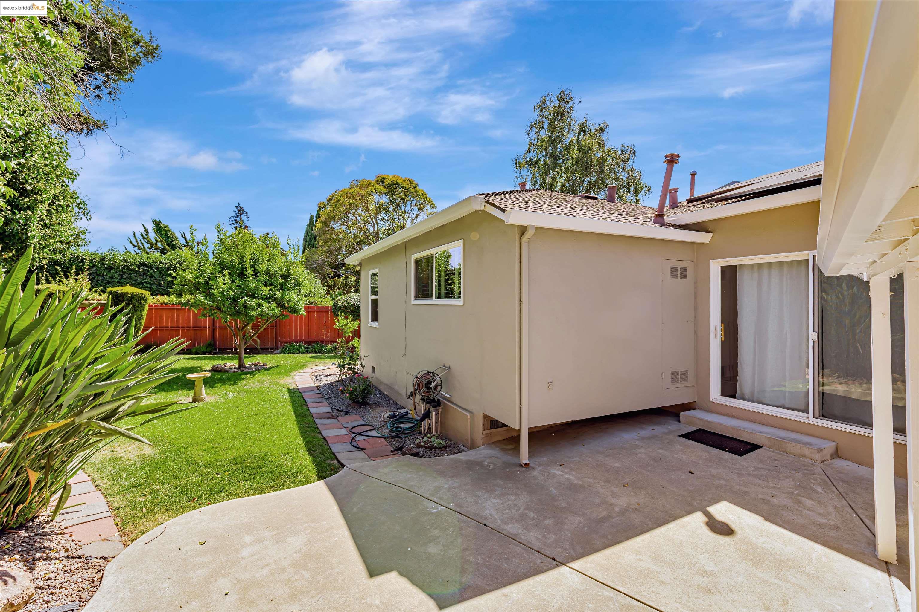Detail Gallery Image 20 of 22 For 197 Georgia Way, San Leandro,  CA 94577 - 3 Beds | 2 Baths