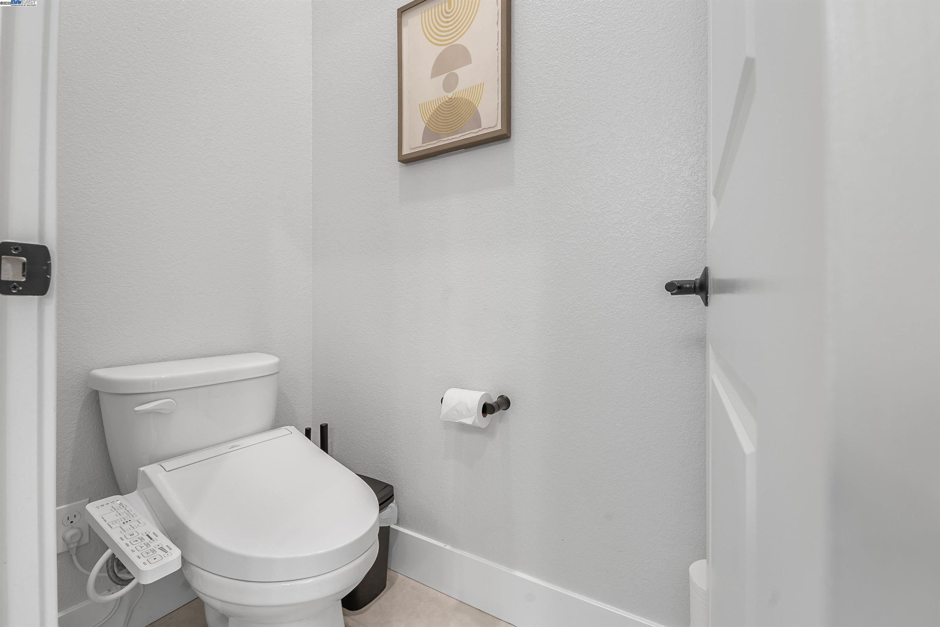 Detail Gallery Image 6 of 37 For 538 Martin Mariner Ave, Alameda,  CA 94501 - 3 Beds | 2/1 Baths
