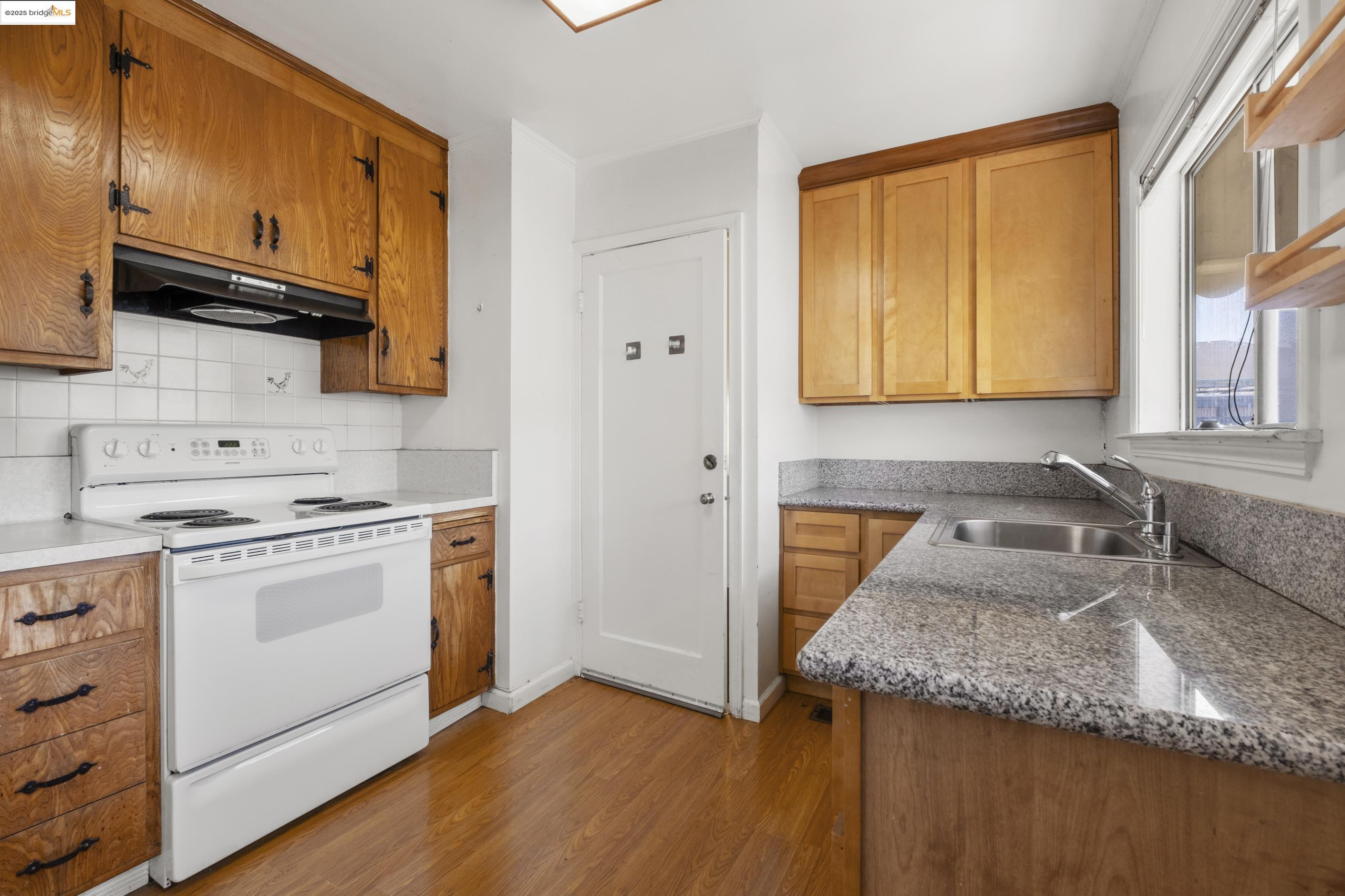 Detail Gallery Image 13 of 31 For 6620 Hill St, El Cerrito,  CA 94530 - 2 Beds | 1 Baths