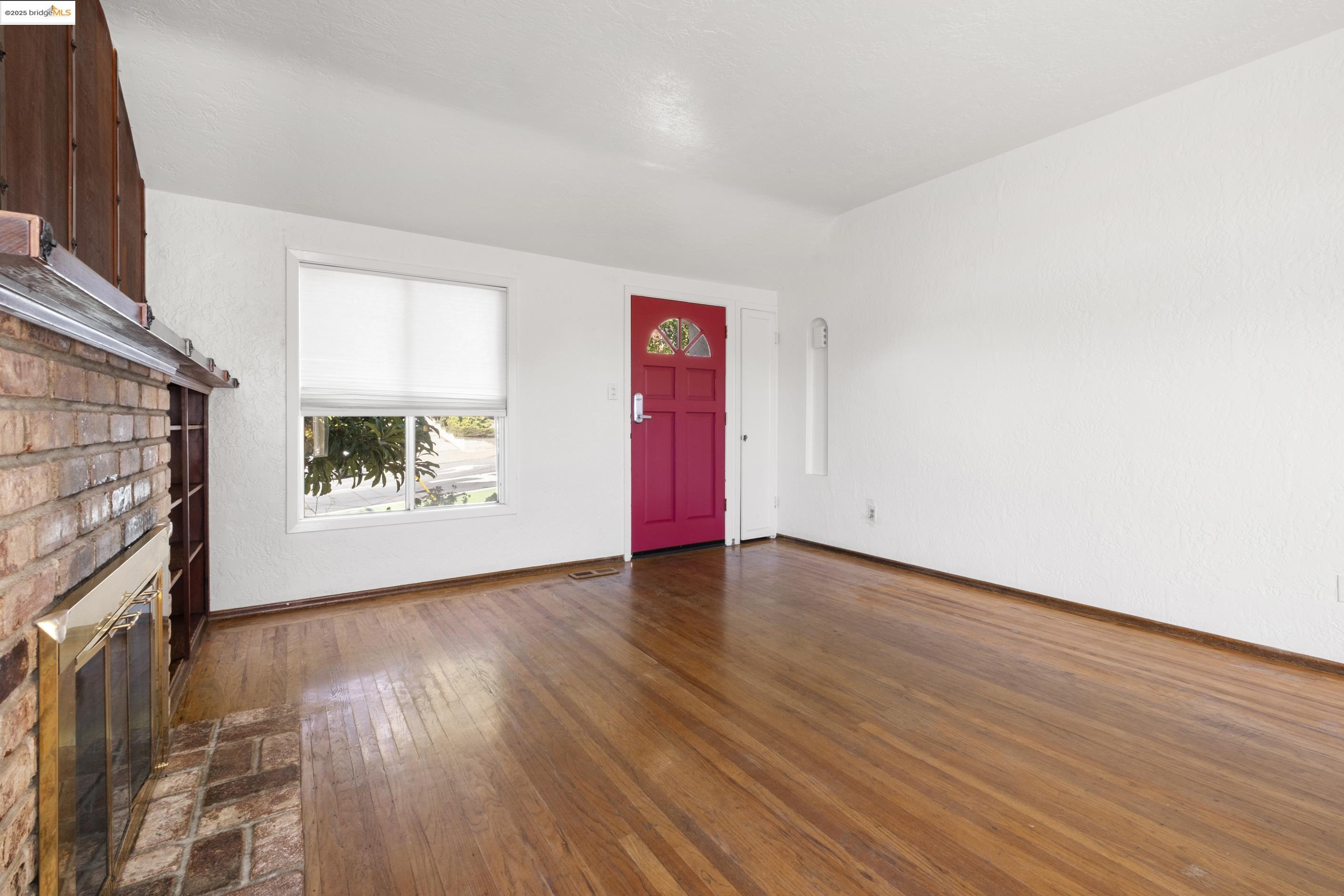Detail Gallery Image 6 of 31 For 6620 Hill St, El Cerrito,  CA 94530 - 2 Beds | 1 Baths