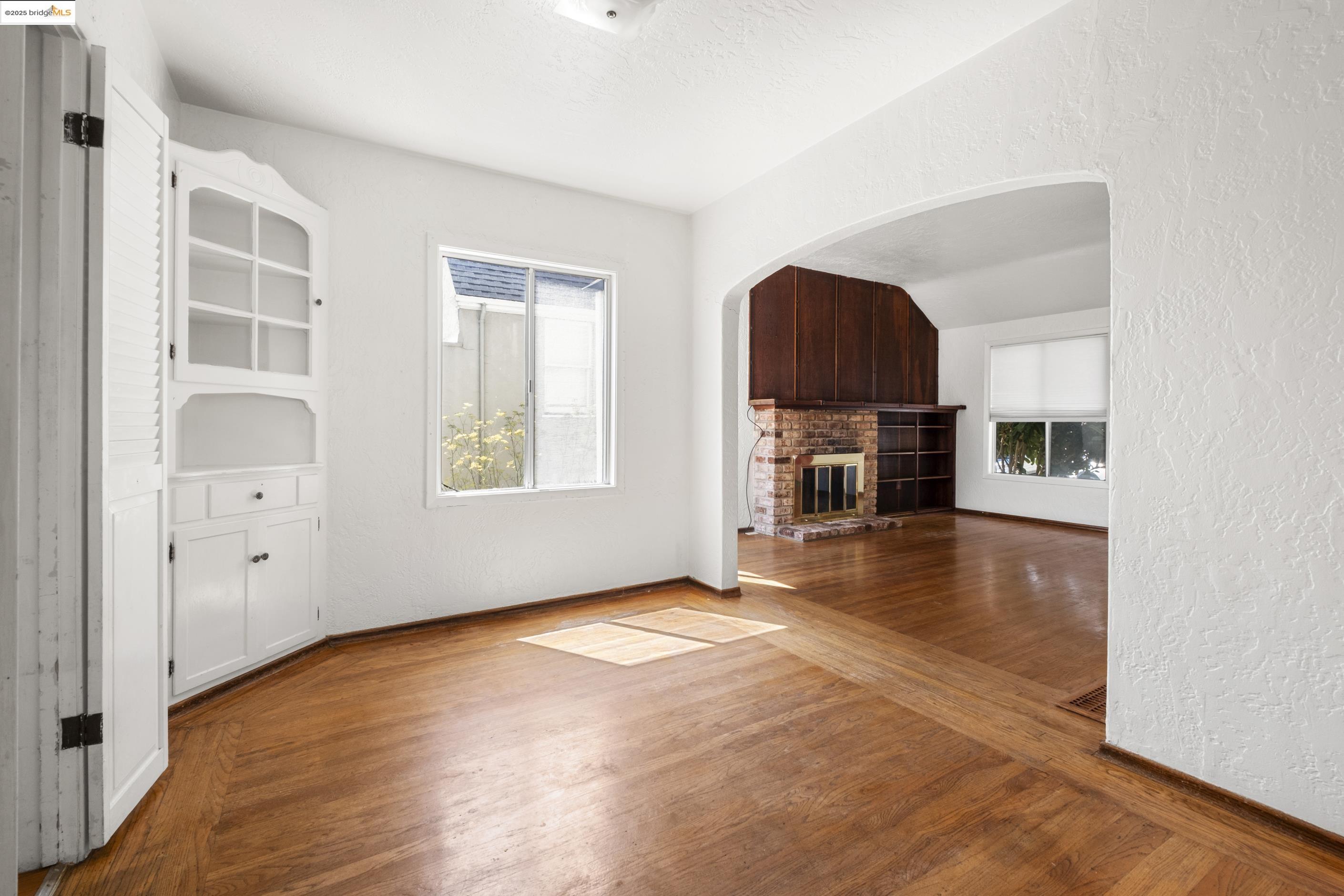 Detail Gallery Image 10 of 31 For 6620 Hill St, El Cerrito,  CA 94530 - 2 Beds | 1 Baths