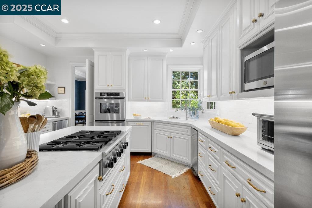 Detail Gallery Image 17 of 51 For 1826 Alameda Diablo, Diablo,  CA 94528 - 5 Beds | 4/1 Baths