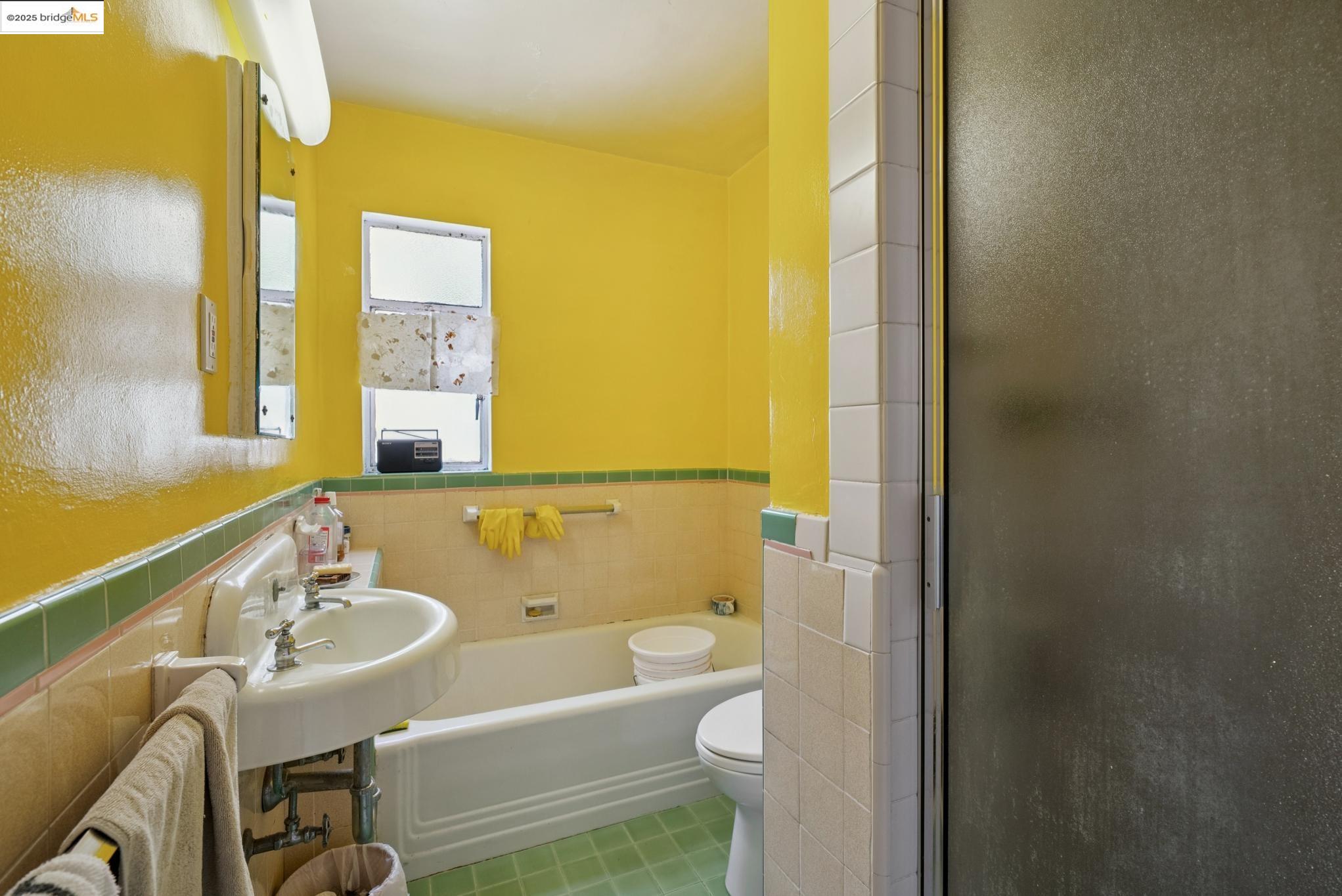 Detail Gallery Image 32 of 57 For 1033 Walker Ave, Oakland,  CA 94610 - – Beds | – Baths