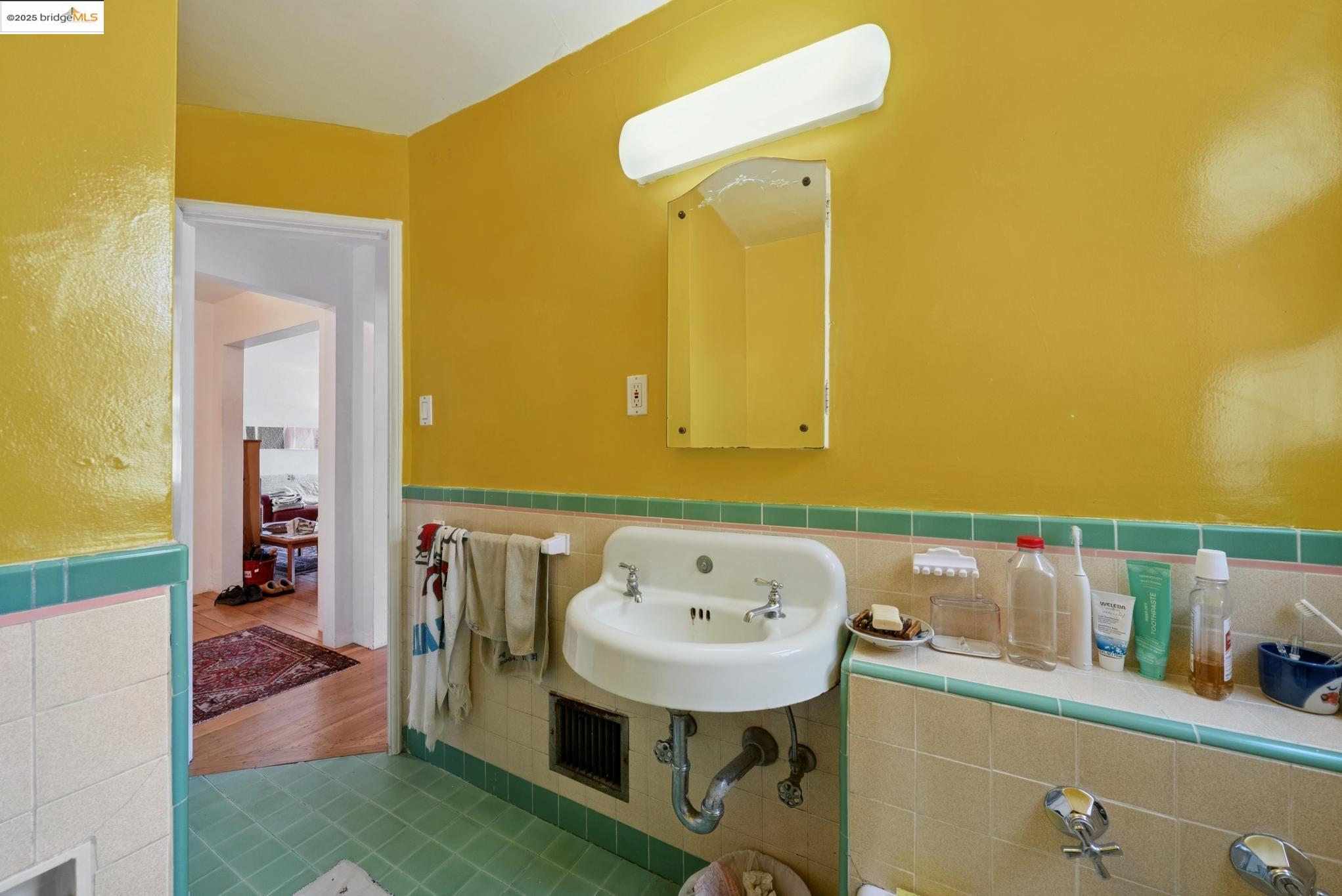 Detail Gallery Image 33 of 57 For 1033 Walker Ave, Oakland,  CA 94610 - – Beds | – Baths