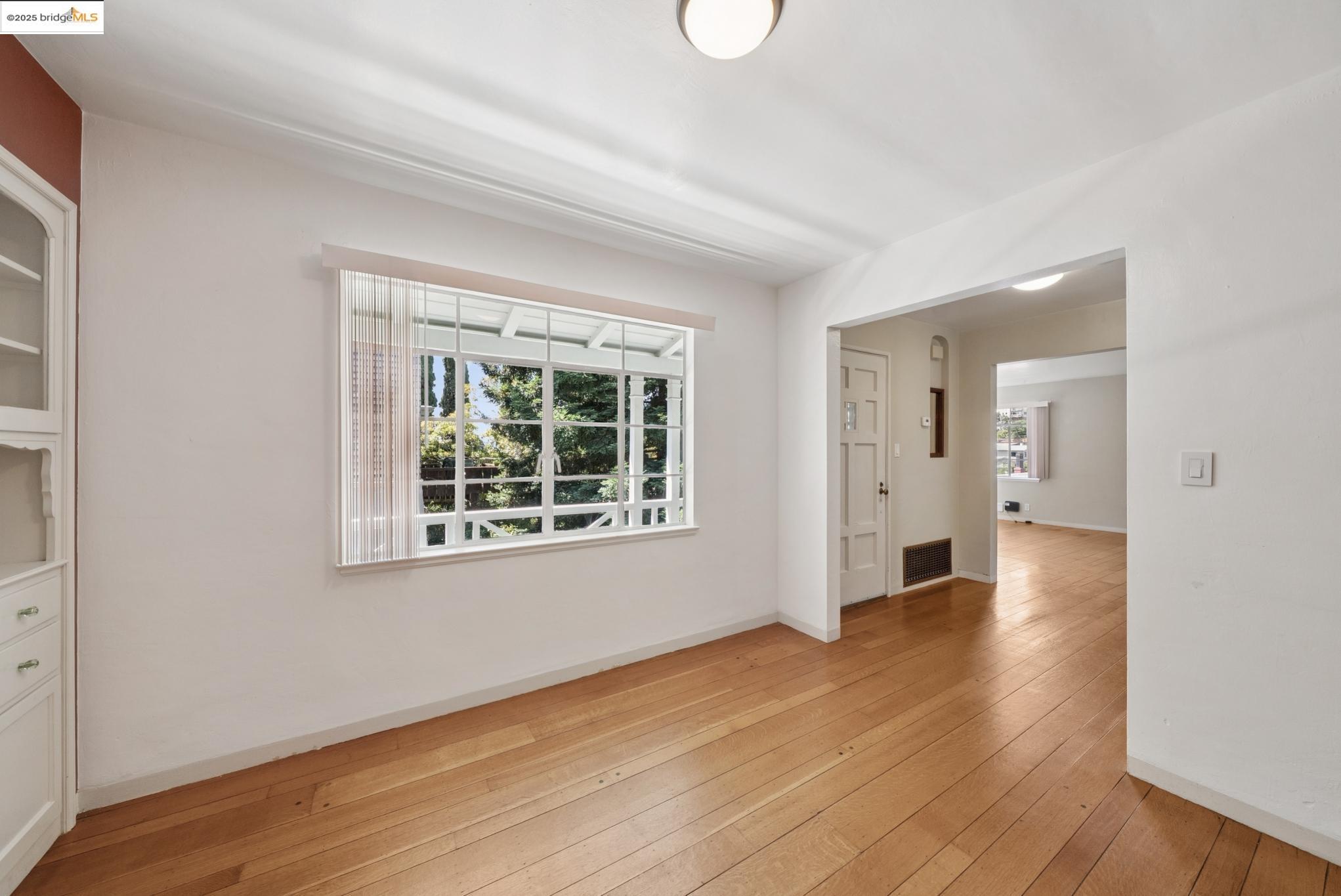 Detail Gallery Image 41 of 57 For 1033 Walker Ave, Oakland,  CA 94610 - – Beds | – Baths