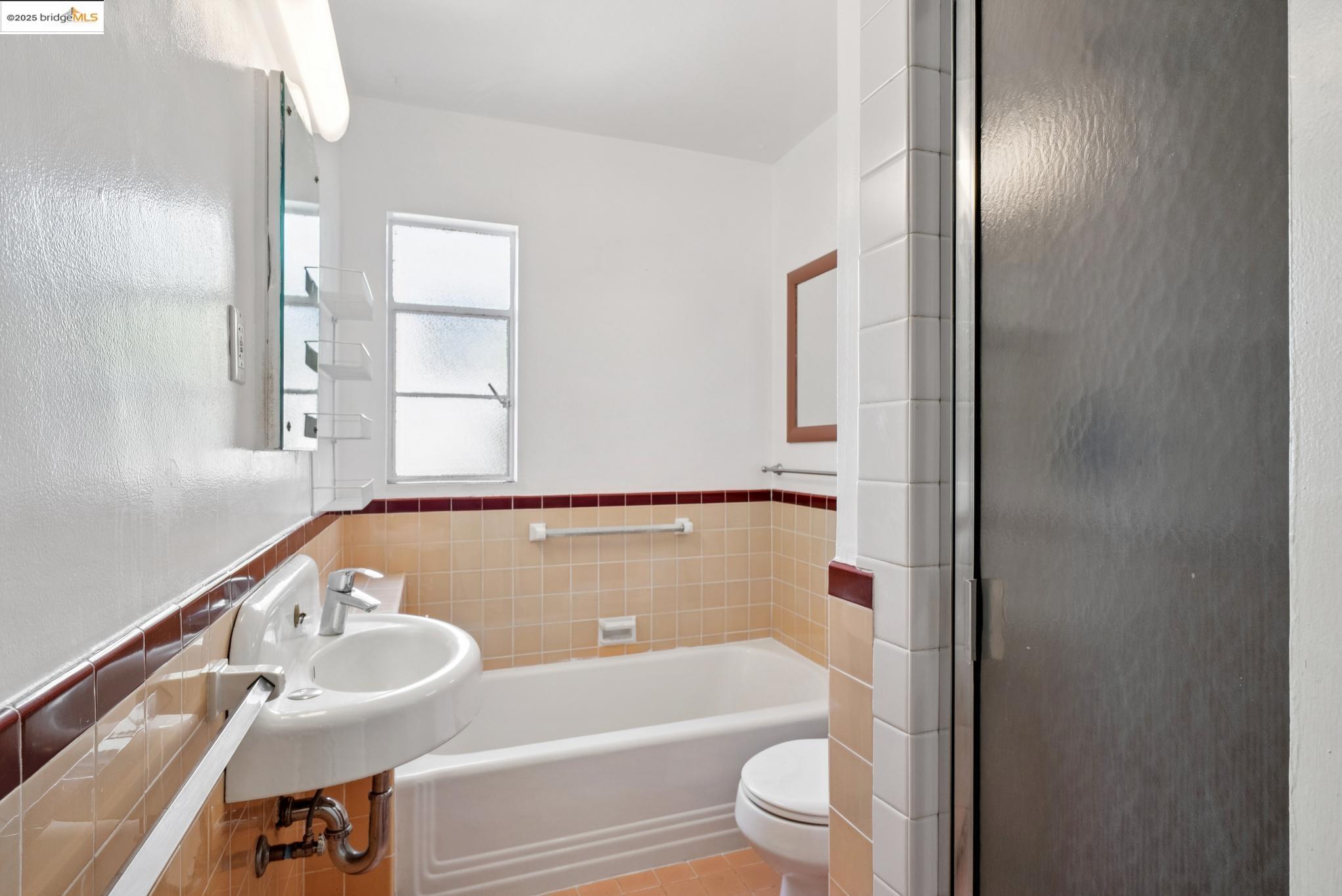 Detail Gallery Image 44 of 57 For 1033 Walker Ave, Oakland,  CA 94610 - – Beds | – Baths