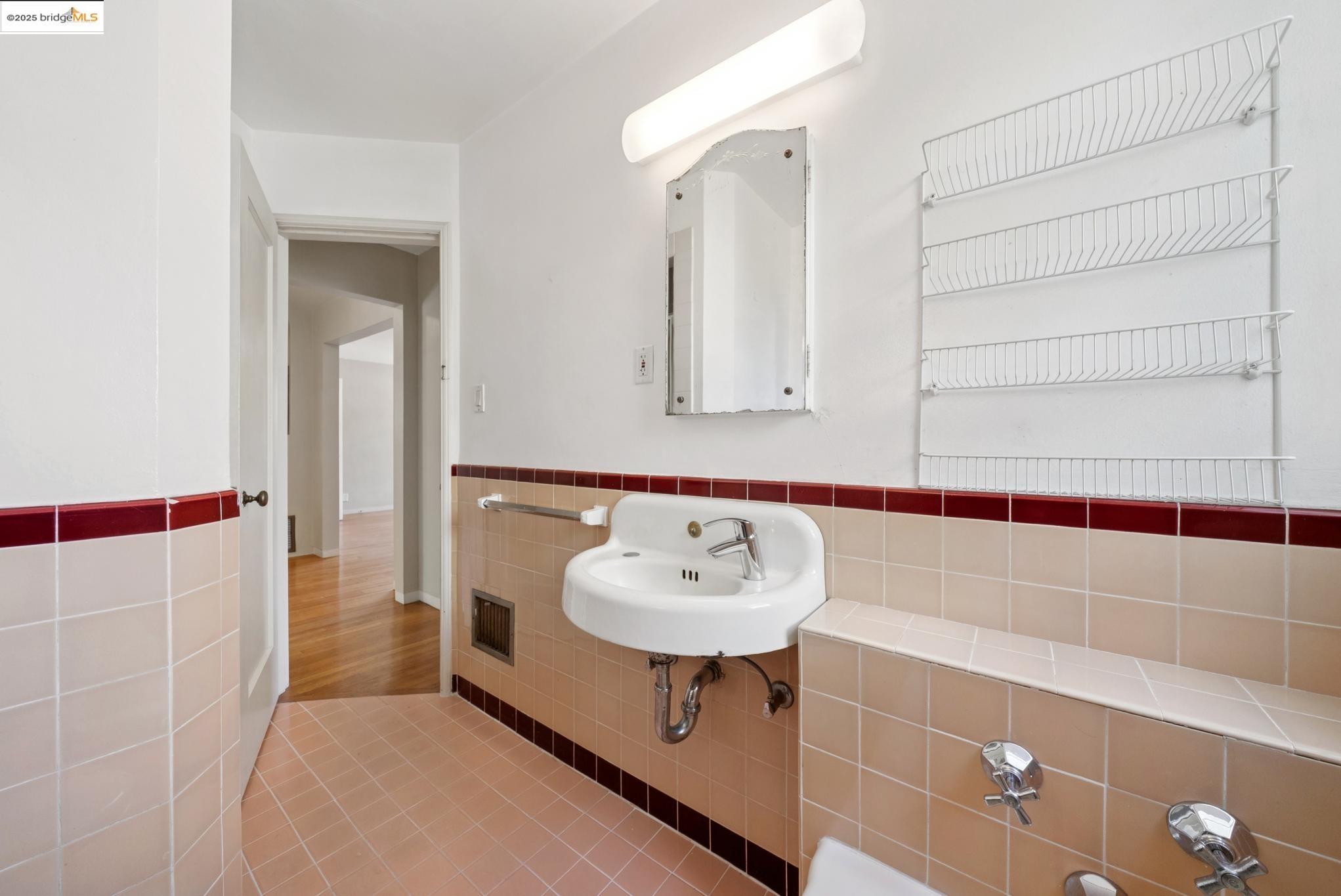 Detail Gallery Image 45 of 57 For 1033 Walker Ave, Oakland,  CA 94610 - – Beds | – Baths