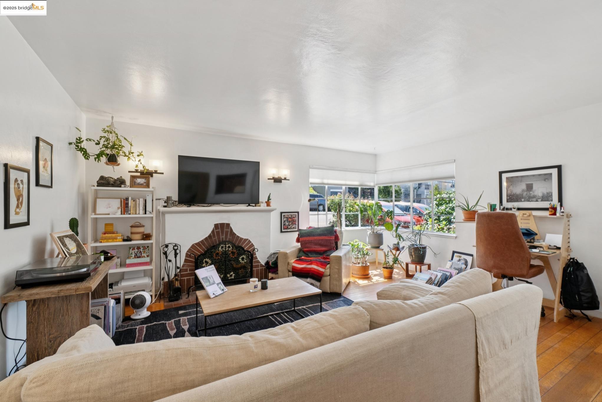 Detail Gallery Image 6 of 57 For 1033 Walker Ave, Oakland,  CA 94610 - – Beds | – Baths