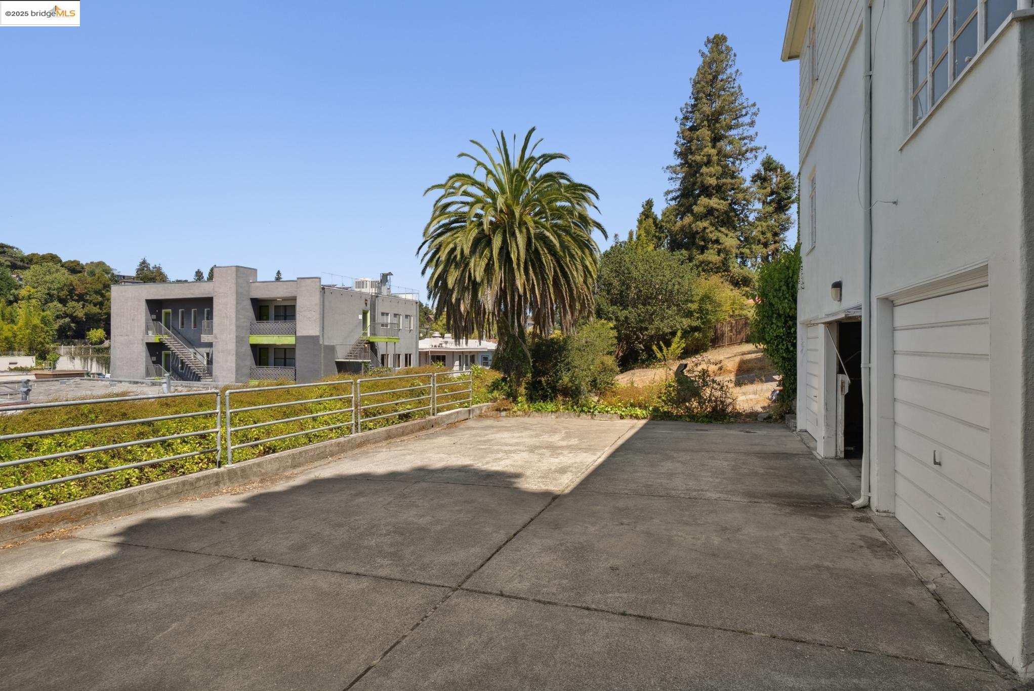 Detail Gallery Image 51 of 57 For 1033 Walker Ave, Oakland,  CA 94610 - – Beds | – Baths