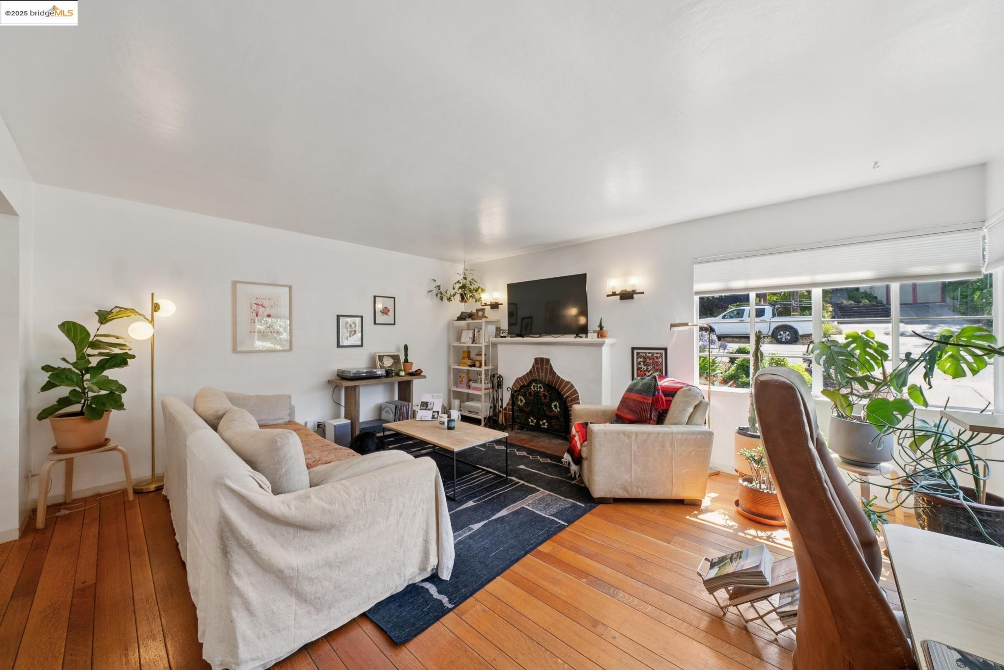Detail Gallery Image 7 of 57 For 1033 Walker Ave, Oakland,  CA 94610 - – Beds | – Baths