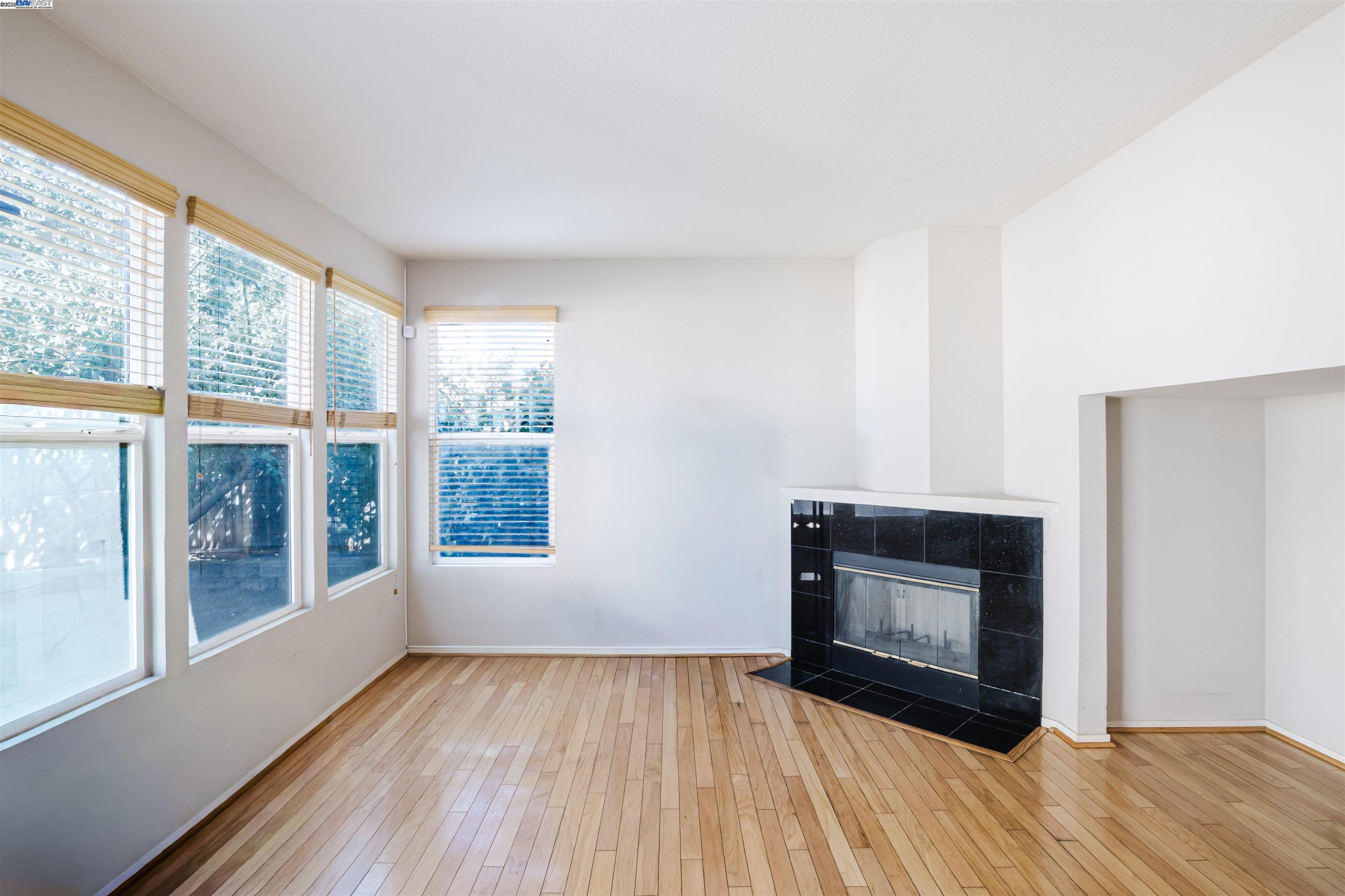Detail Gallery Image 10 of 30 For 517 Rockingham Way, Tracy,  CA 95376 - 3 Beds | 2/1 Baths