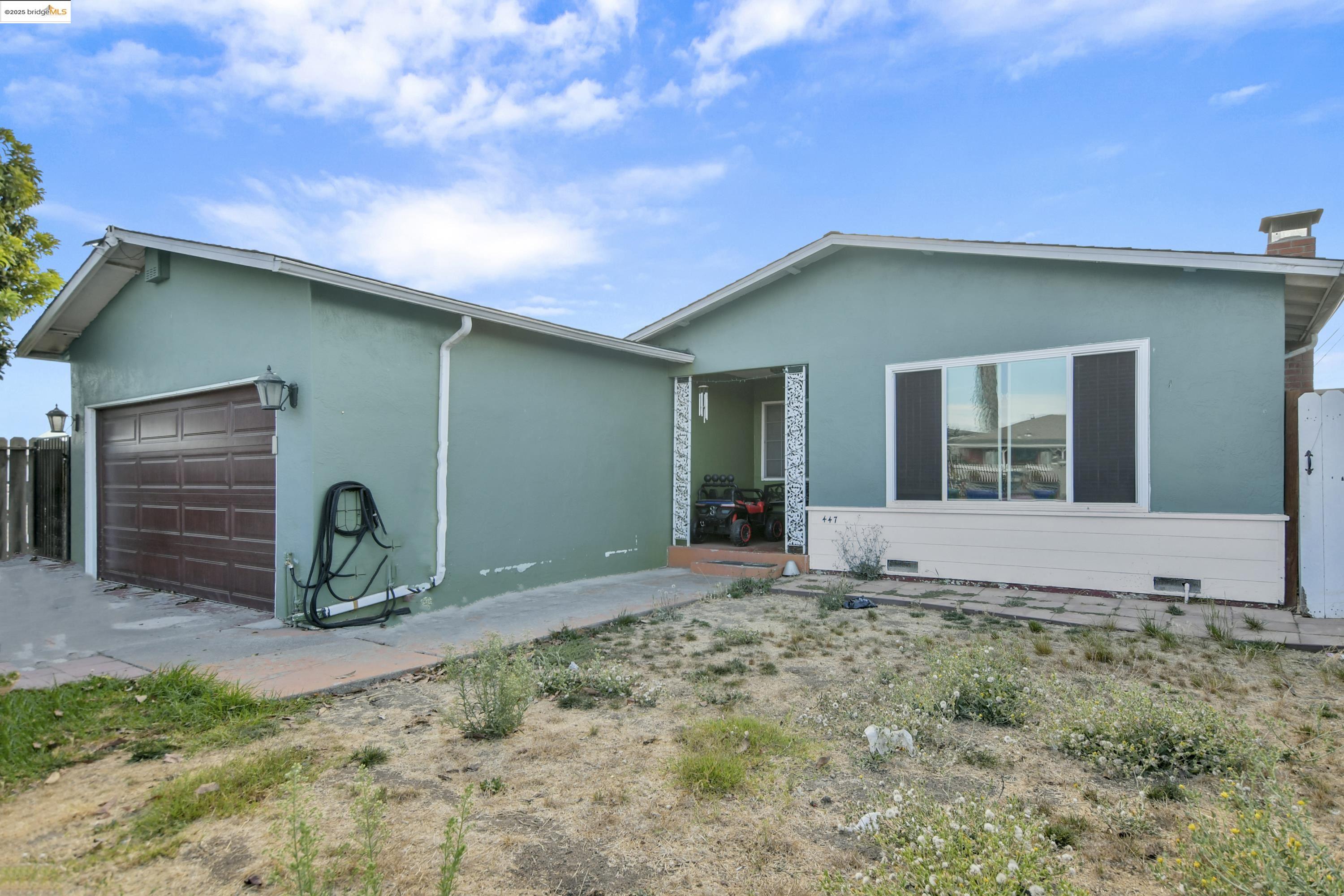 Detail Gallery Image 2 of 26 For 447 S 16th St, Richmond,  CA 94804 - 4 Beds | 2 Baths