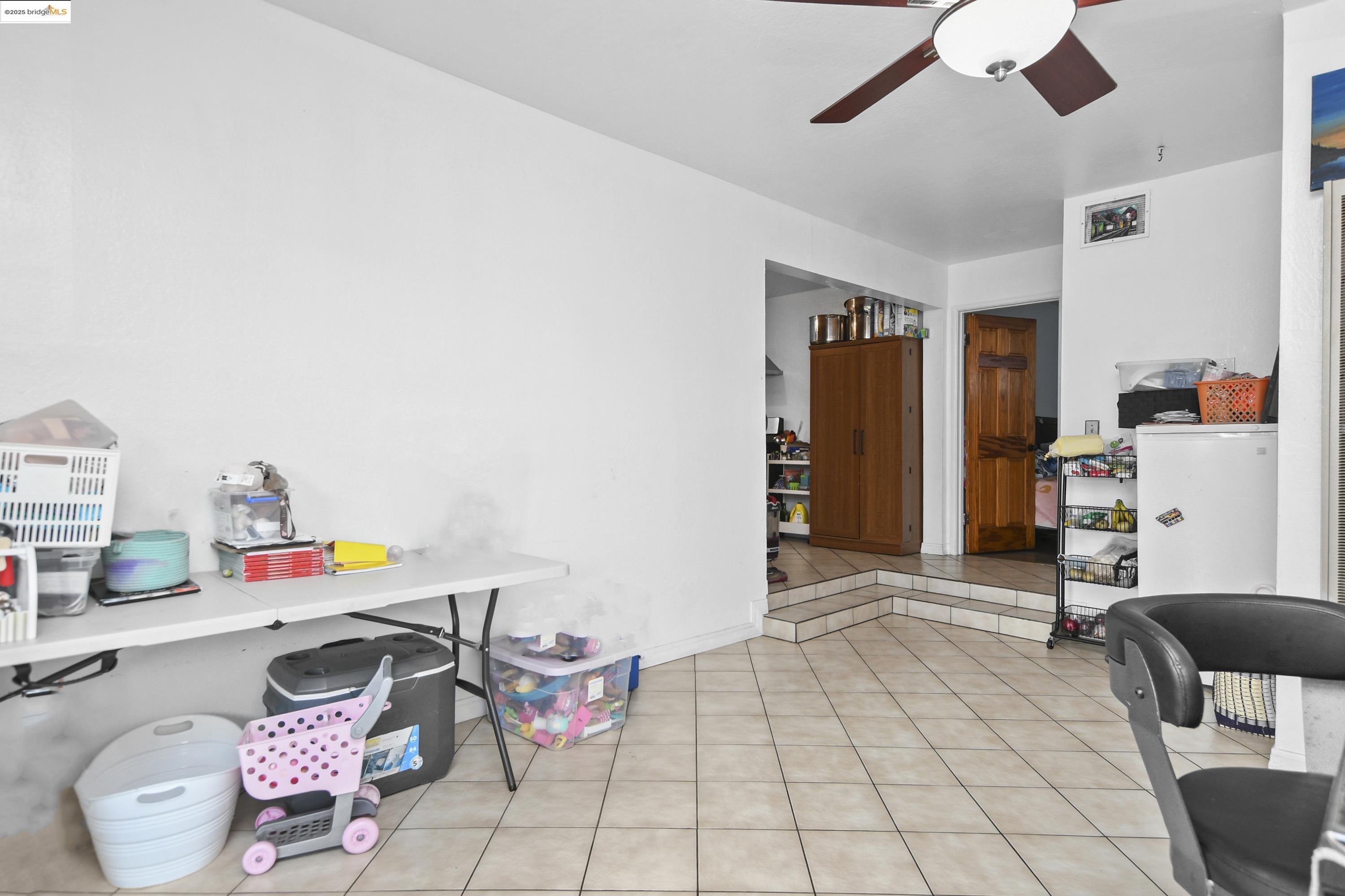 Detail Gallery Image 11 of 26 For 447 S 16th St, Richmond,  CA 94804 - 4 Beds | 2 Baths