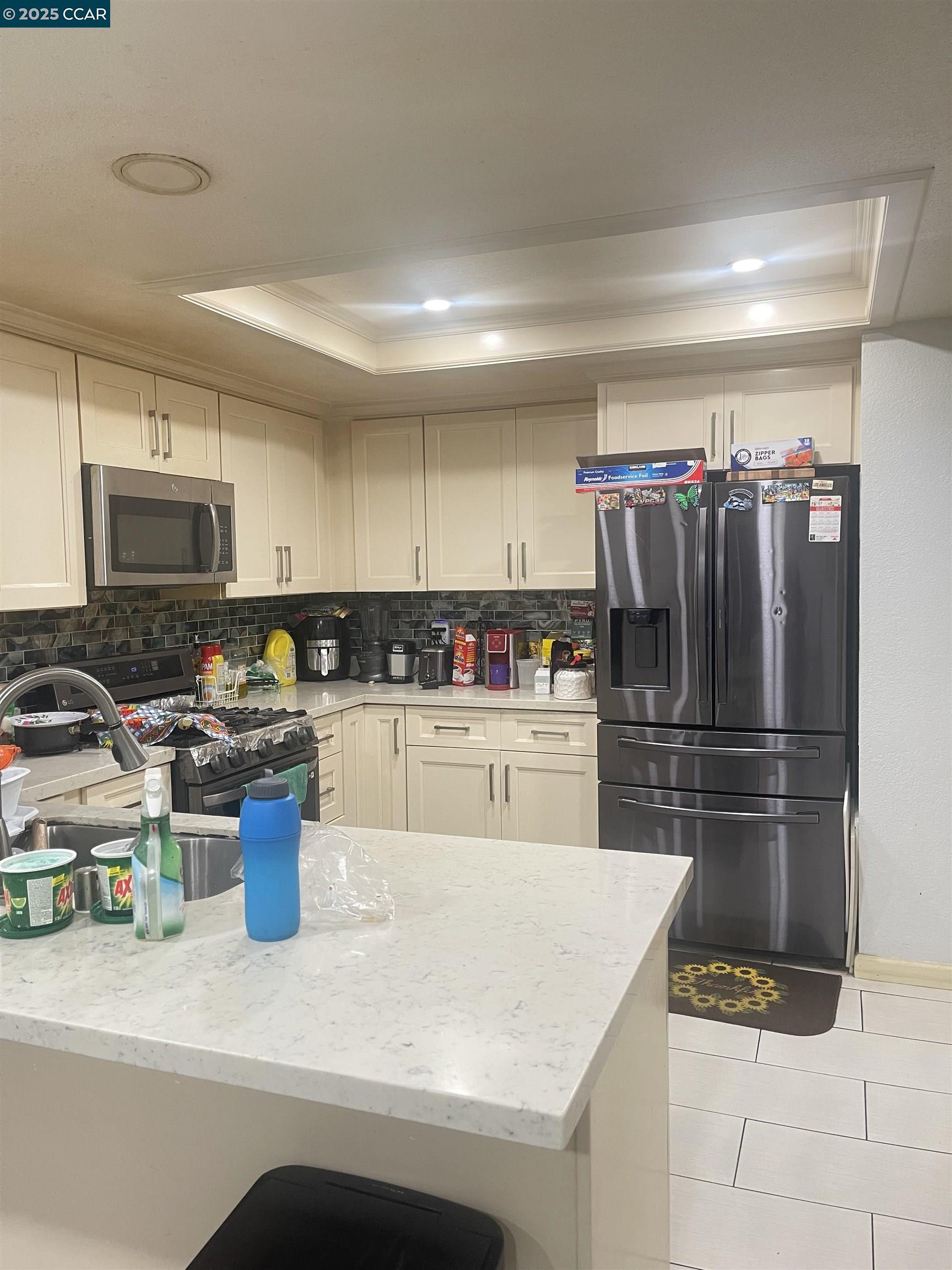 Detail Gallery Image 4 of 12 For 206 Berk Pl, Richmond,  CA 94804 - 4 Beds | 2/1 Baths