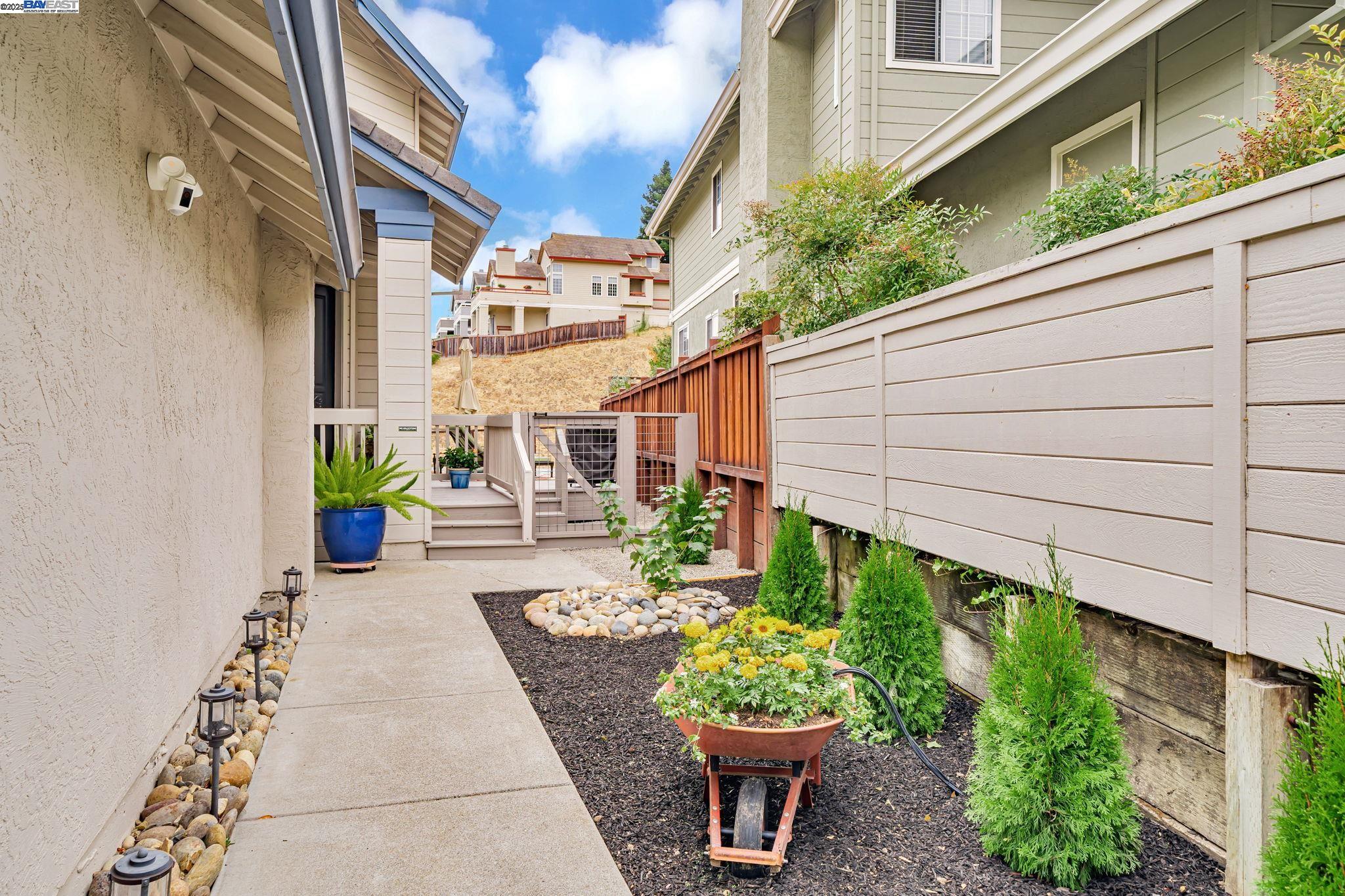 Detail Gallery Image 4 of 52 For 47 Summer Hill Court, Danville,  CA 94526 - 3 Beds | 3 Baths