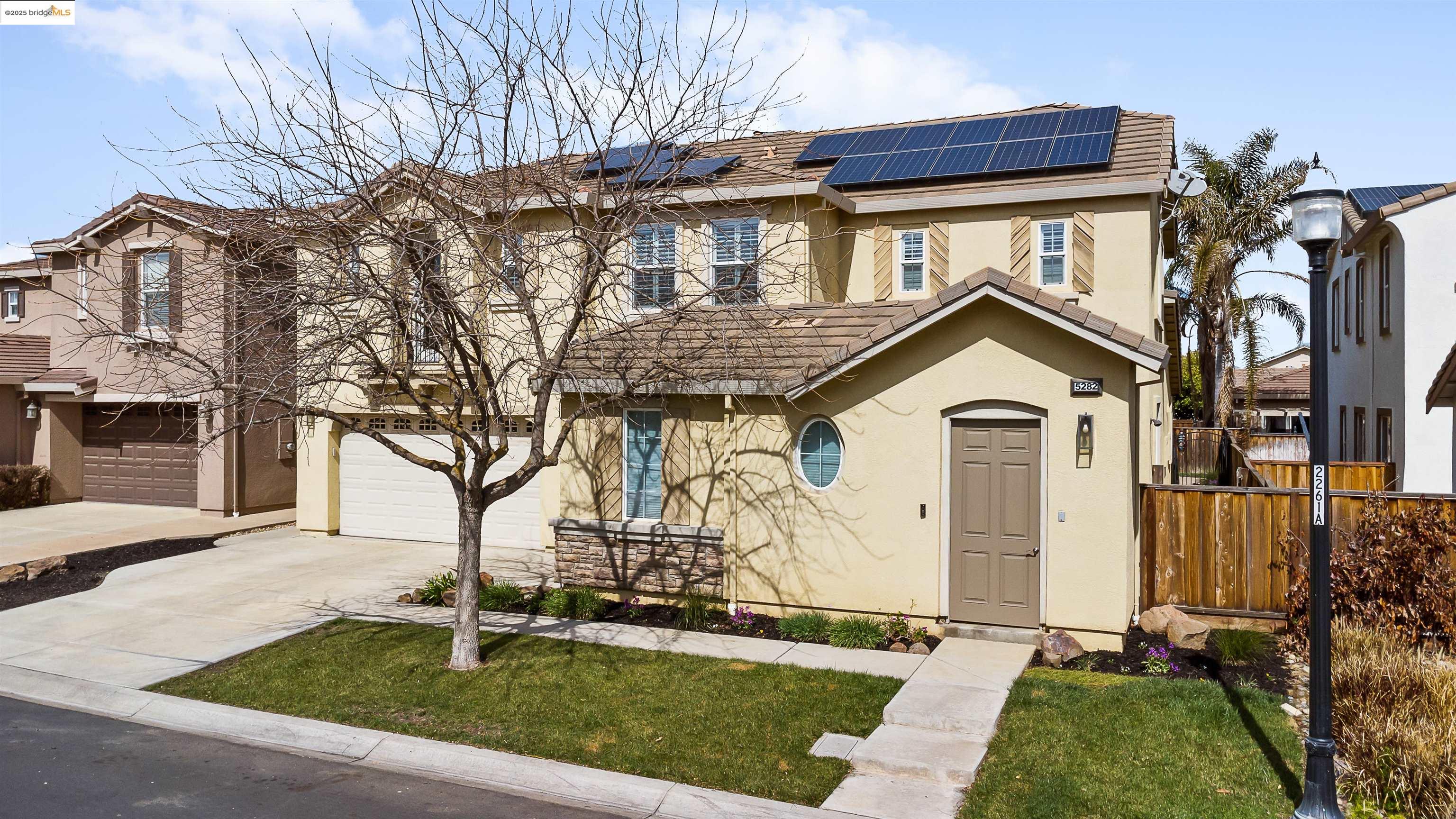 Detail Gallery Image 1 of 41 For 5282 Fern Ridge Cir, Discovery Bay,  CA 94505 - 5 Beds | 2/1 Baths