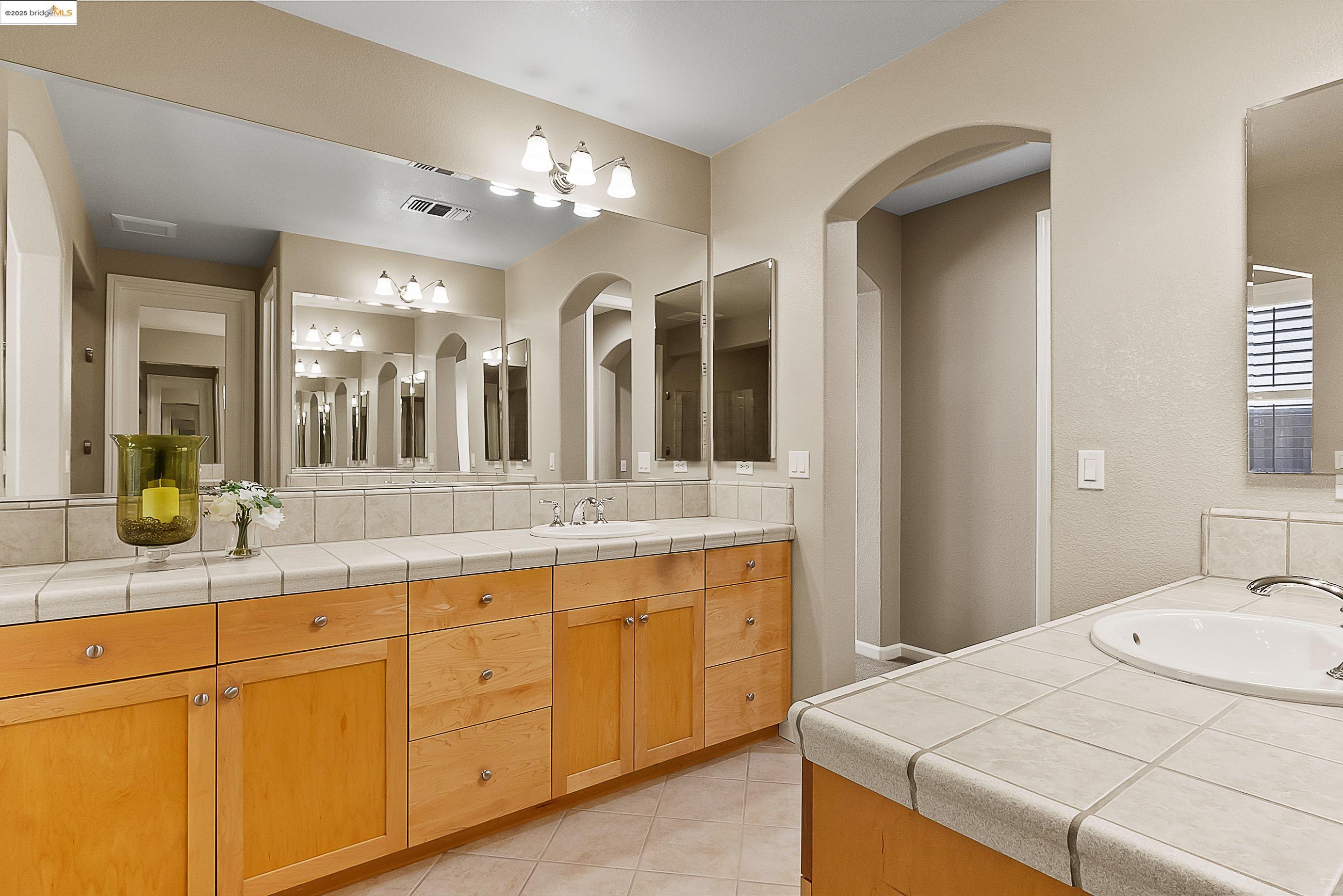 Detail Gallery Image 18 of 41 For 5282 Fern Ridge Cir, Discovery Bay,  CA 94505 - 5 Beds | 2/1 Baths