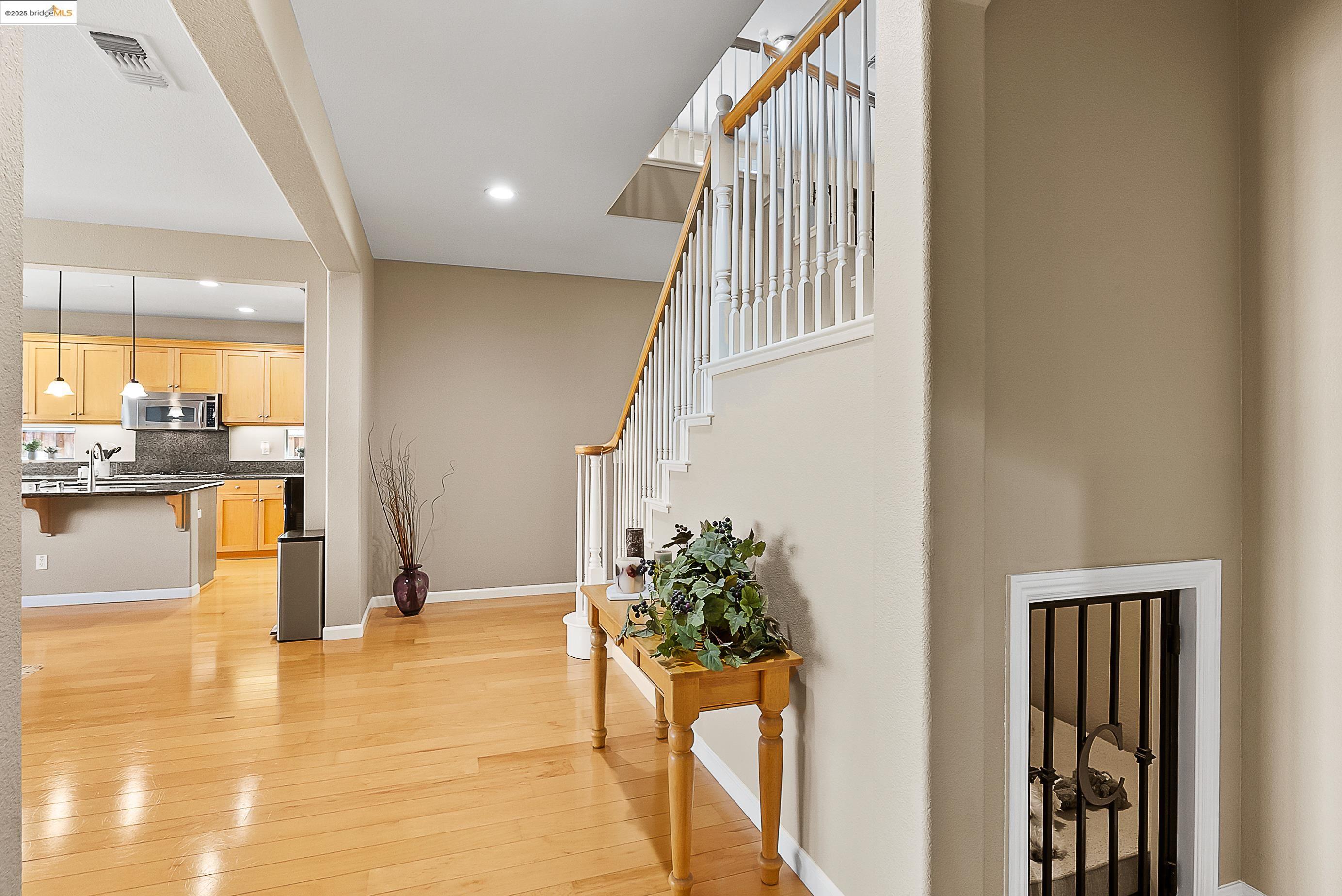 Detail Gallery Image 19 of 41 For 5282 Fern Ridge Cir, Discovery Bay,  CA 94505 - 5 Beds | 2/1 Baths