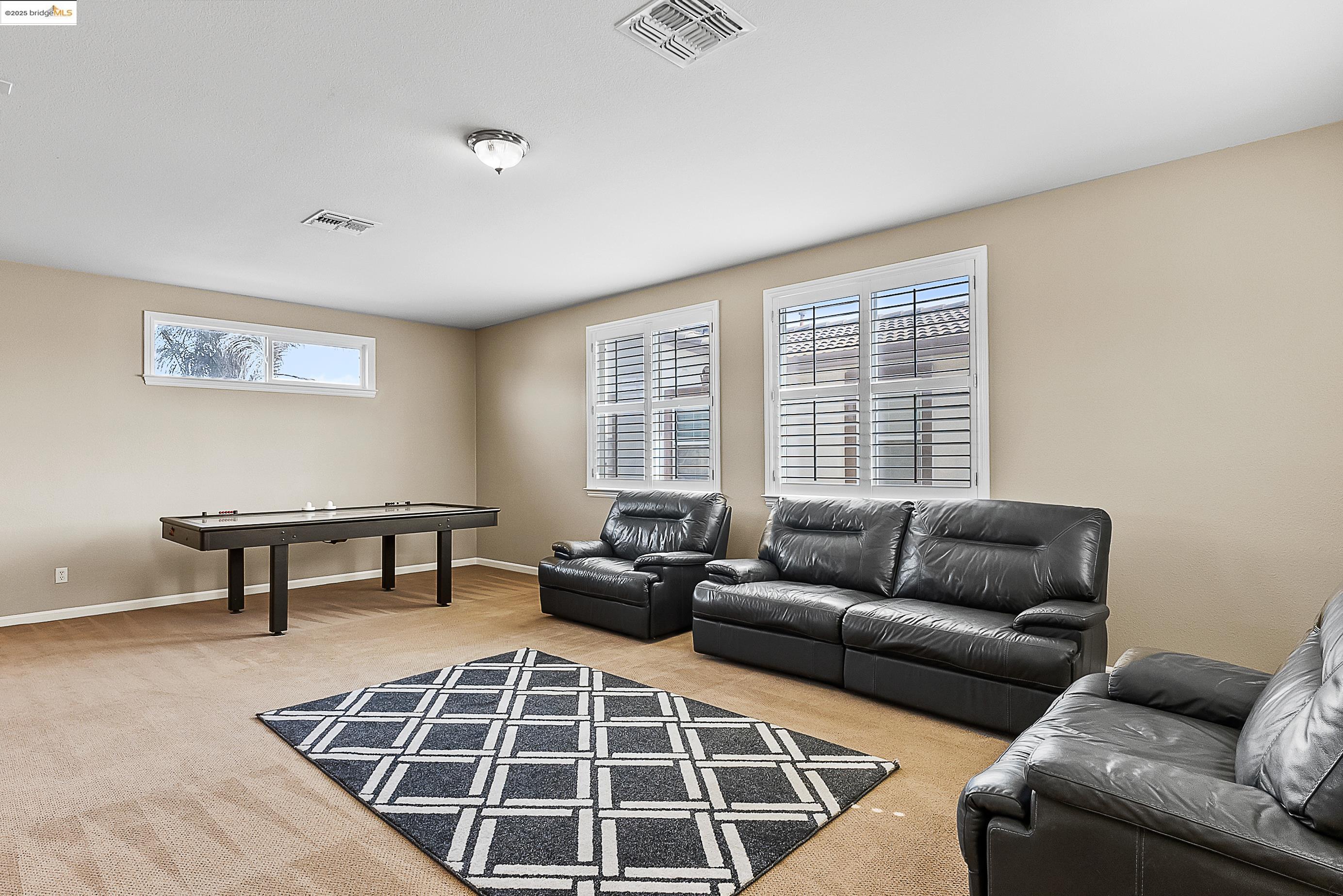 Detail Gallery Image 22 of 41 For 5282 Fern Ridge Cir, Discovery Bay,  CA 94505 - 5 Beds | 2/1 Baths