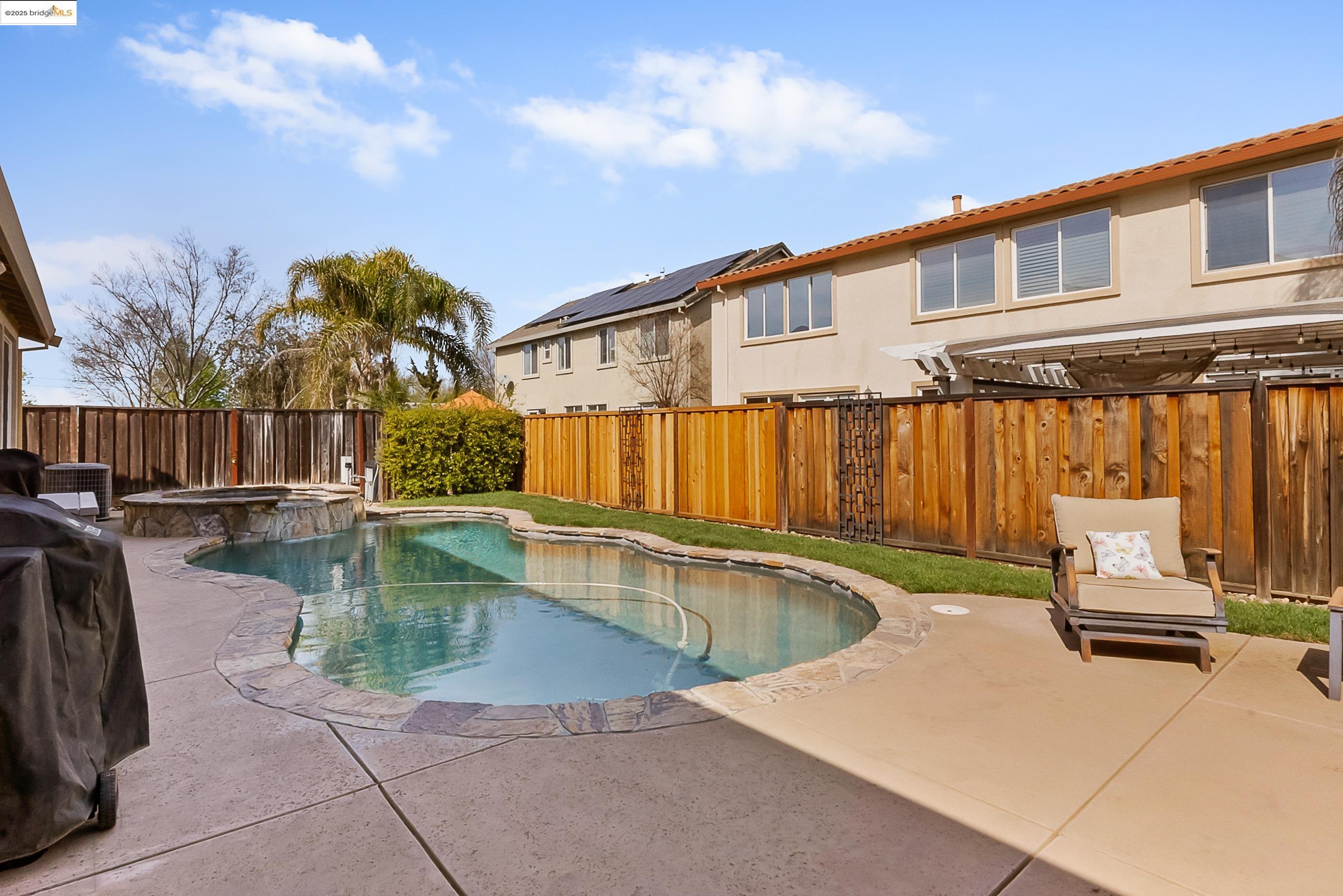 Detail Gallery Image 34 of 41 For 5282 Fern Ridge Cir, Discovery Bay,  CA 94505 - 5 Beds | 2/1 Baths