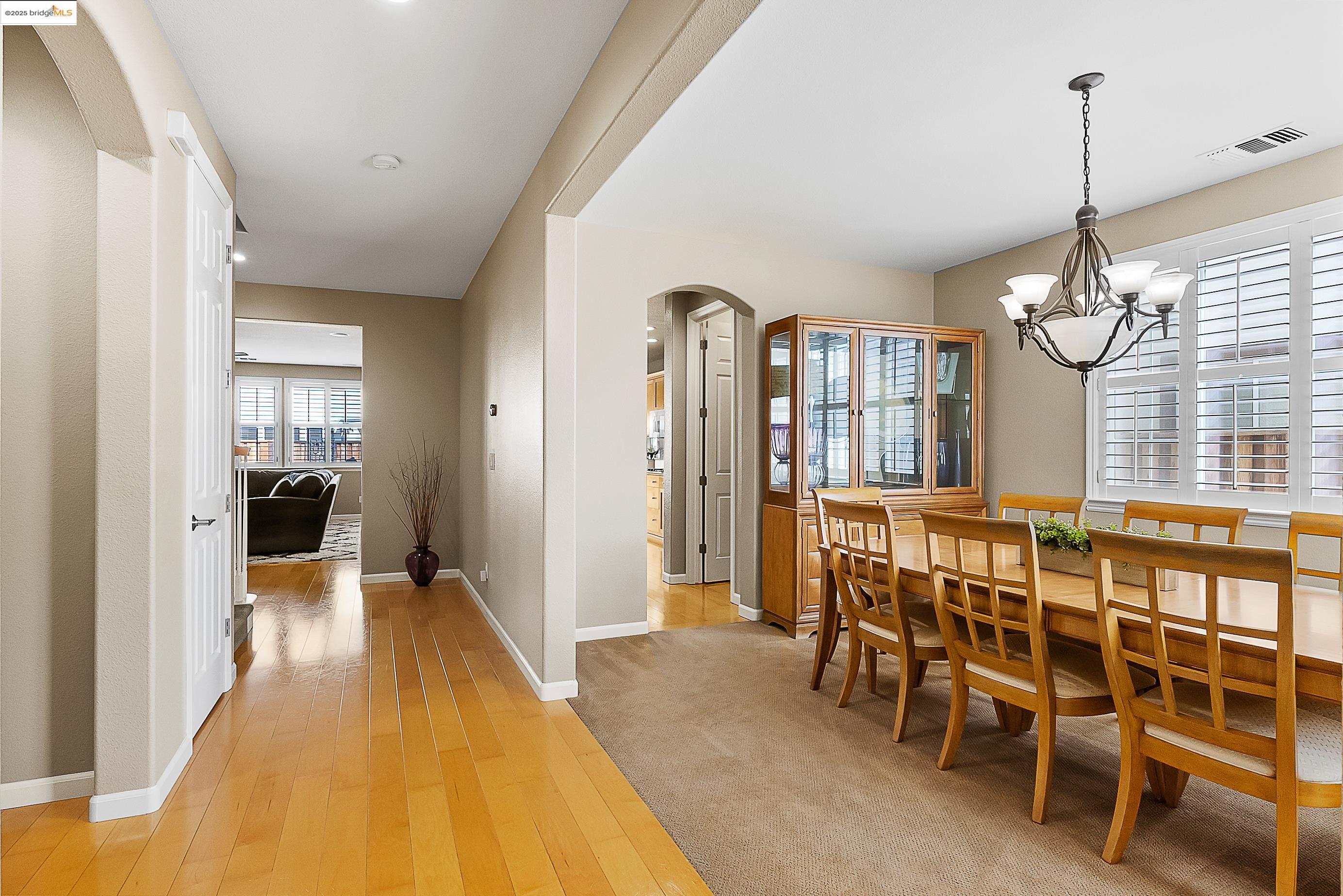 Detail Gallery Image 5 of 41 For 5282 Fern Ridge Cir, Discovery Bay,  CA 94505 - 5 Beds | 2/1 Baths
