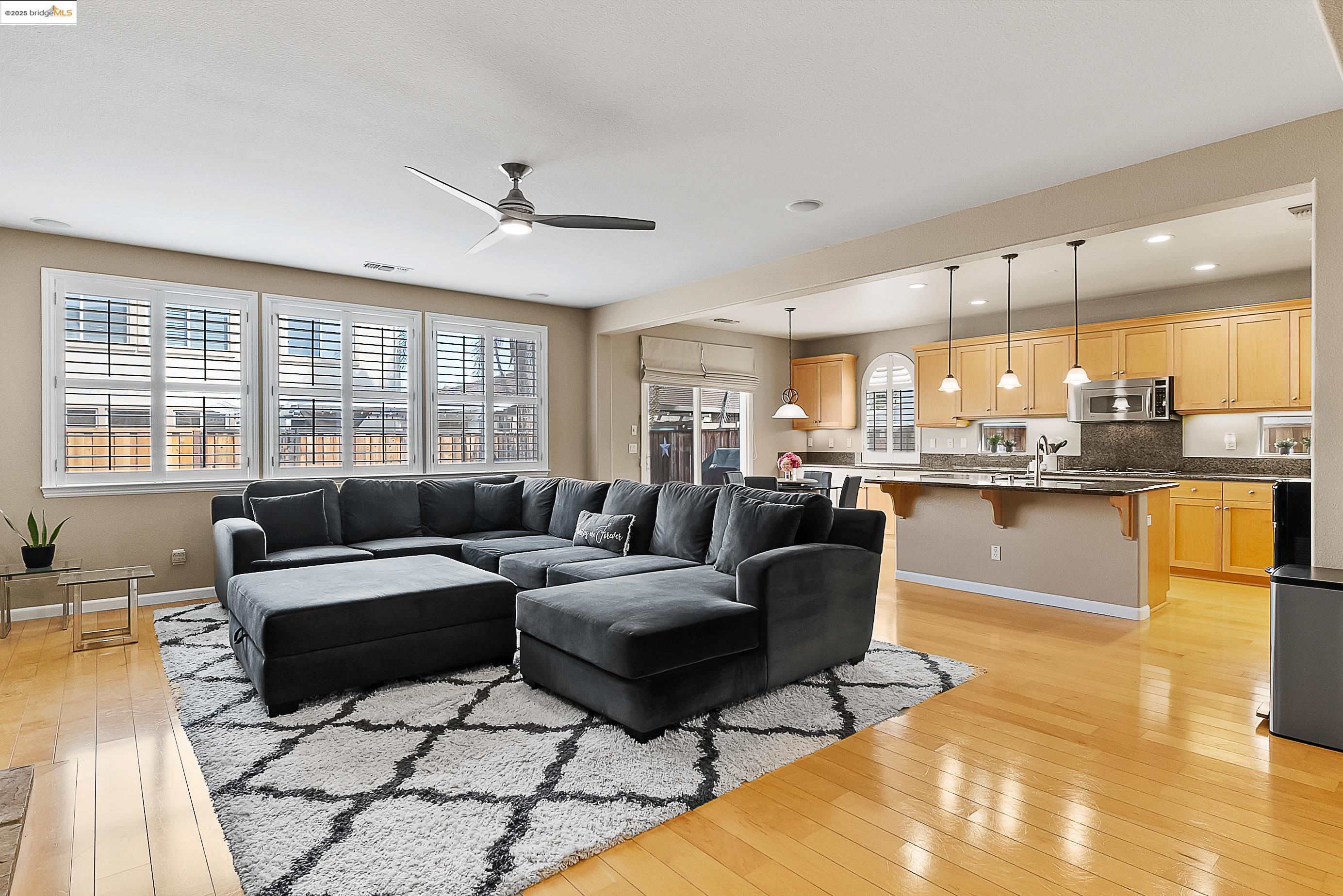 Detail Gallery Image 8 of 41 For 5282 Fern Ridge Cir, Discovery Bay,  CA 94505 - 5 Beds | 2/1 Baths