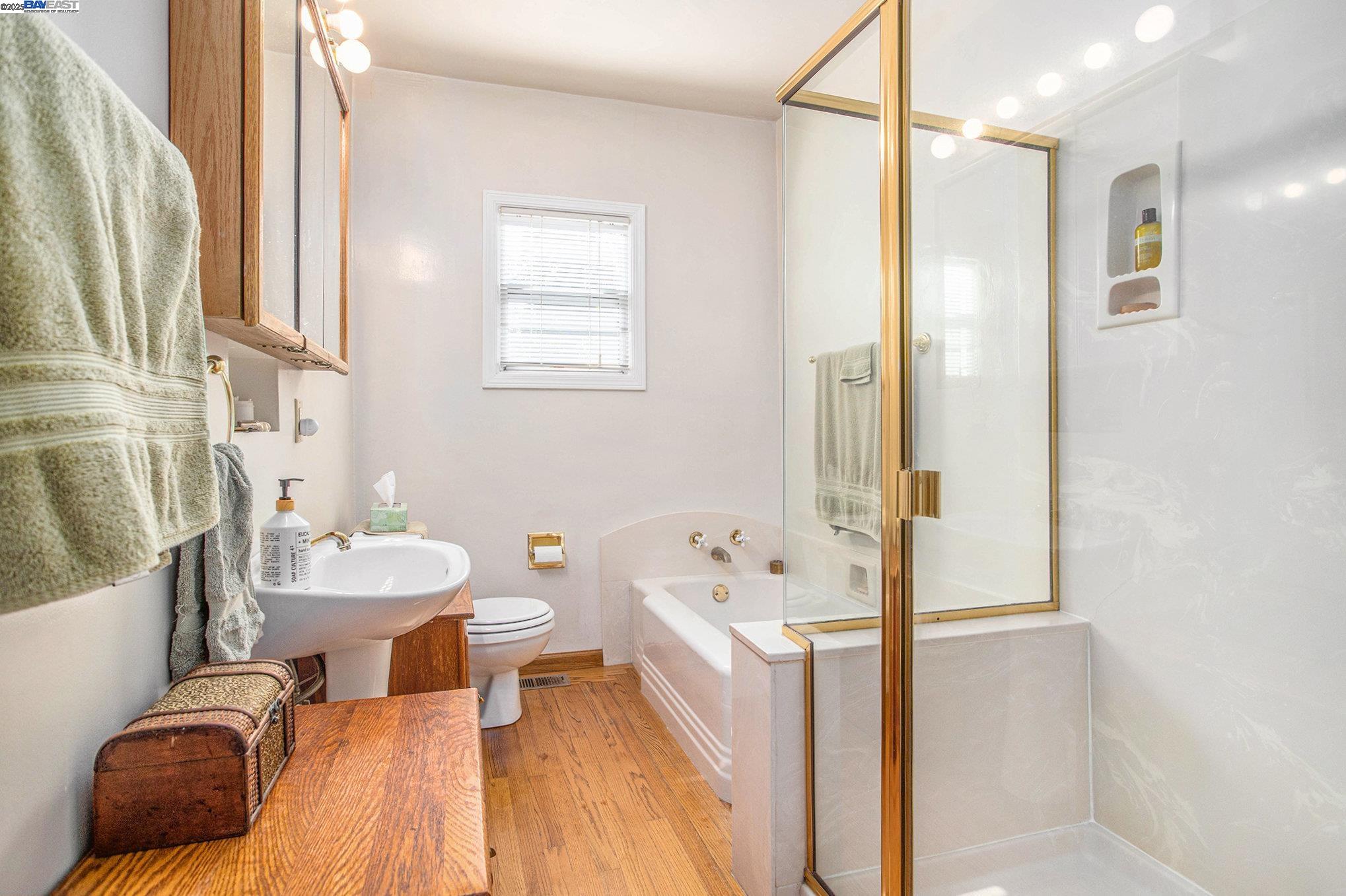 Detail Gallery Image 13 of 21 For 2214 D St, Hayward,  CA 94541 - 2 Beds | 1 Baths