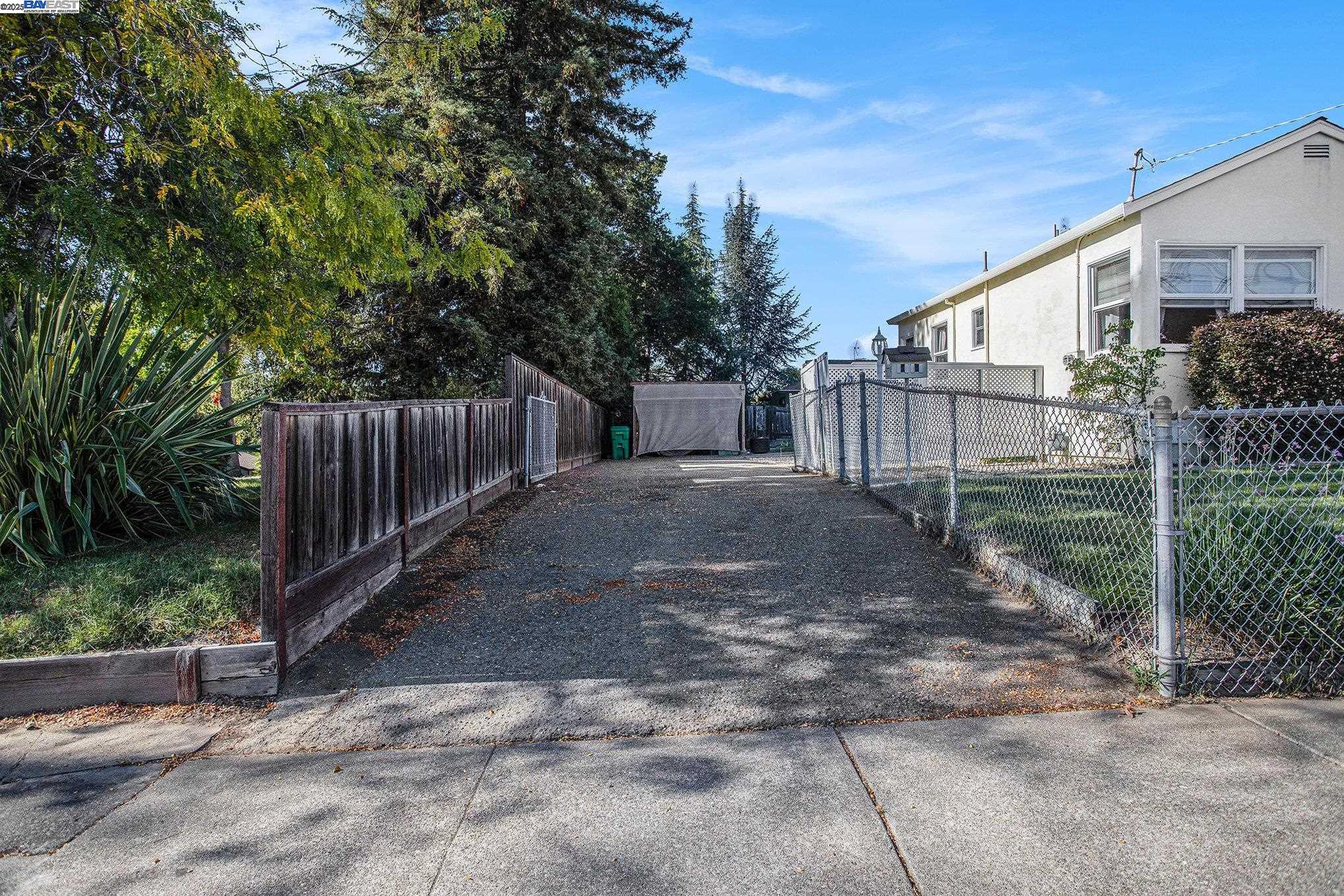 Detail Gallery Image 19 of 21 For 2214 D St, Hayward,  CA 94541 - 2 Beds | 1 Baths