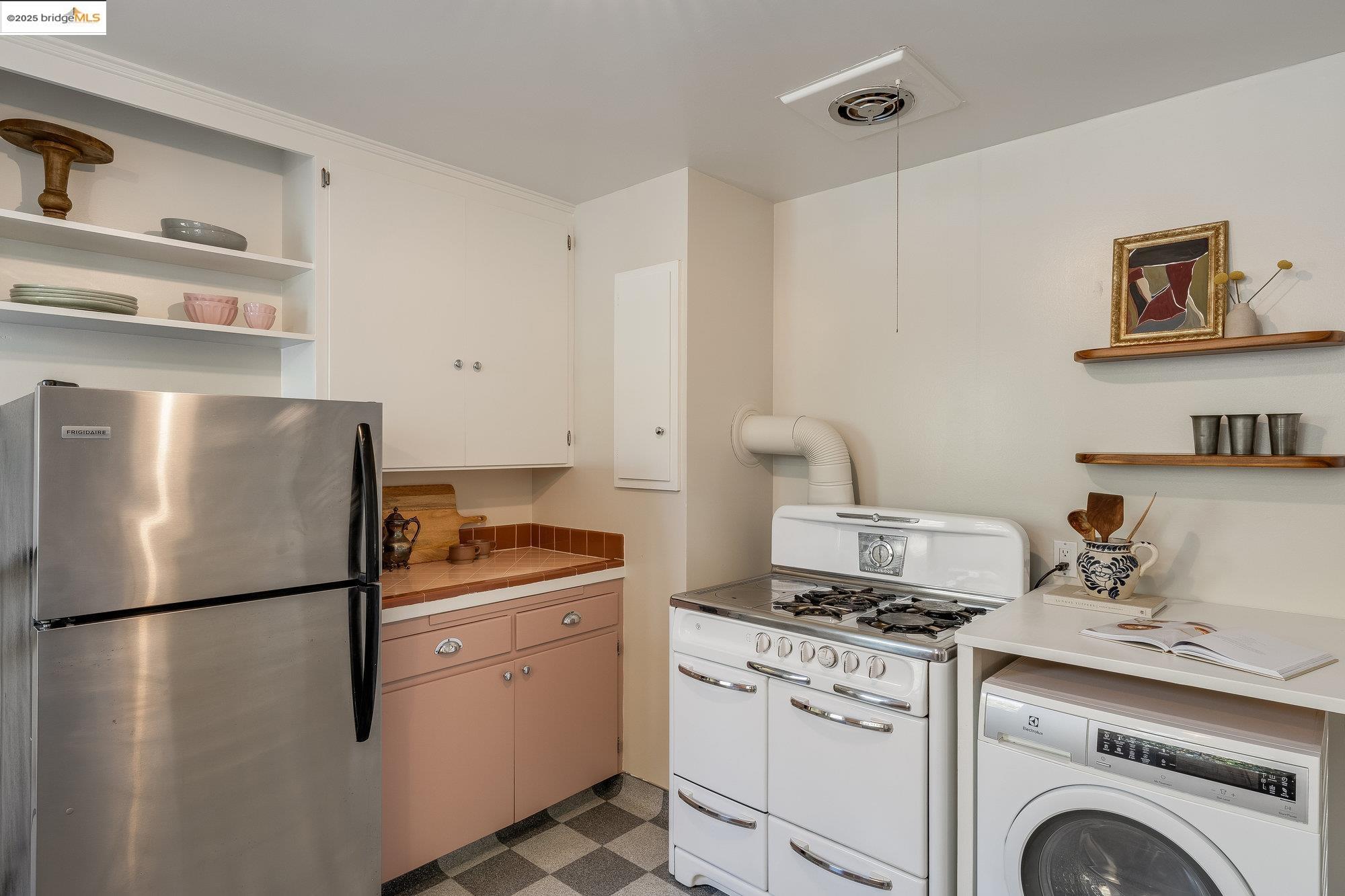 Detail Gallery Image 19 of 37 For 7249 Blake St., El Cerrito,  CA 94530 - 3 Beds | 1 Baths