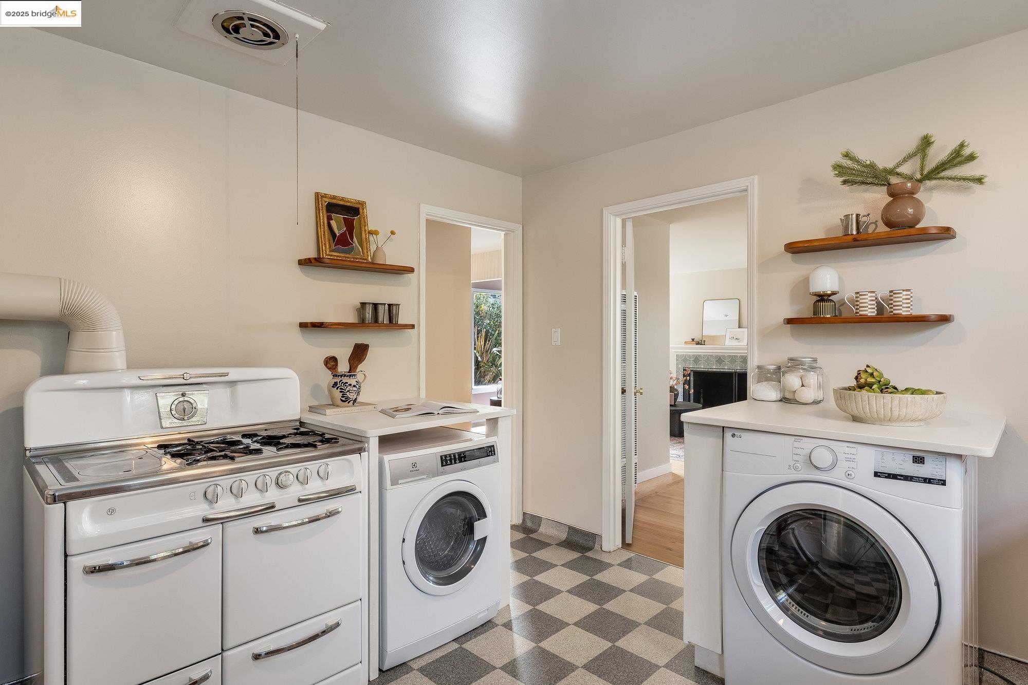 Detail Gallery Image 20 of 37 For 7249 Blake St., El Cerrito,  CA 94530 - 3 Beds | 1 Baths