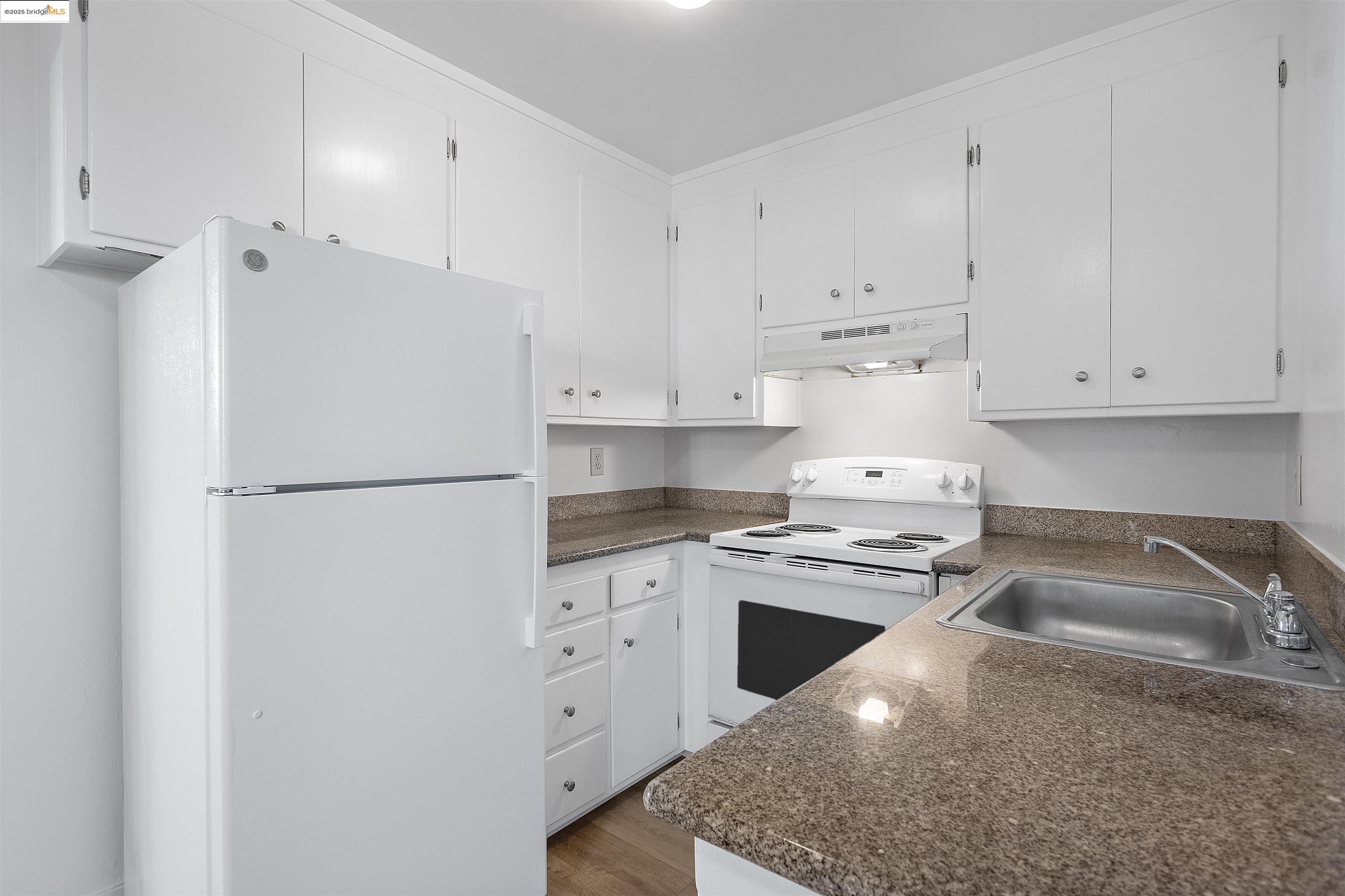 Detail Gallery Image 3 of 17 For 3639 Patterson Ave, Oakland,  CA 94619 - – Beds | – Baths
