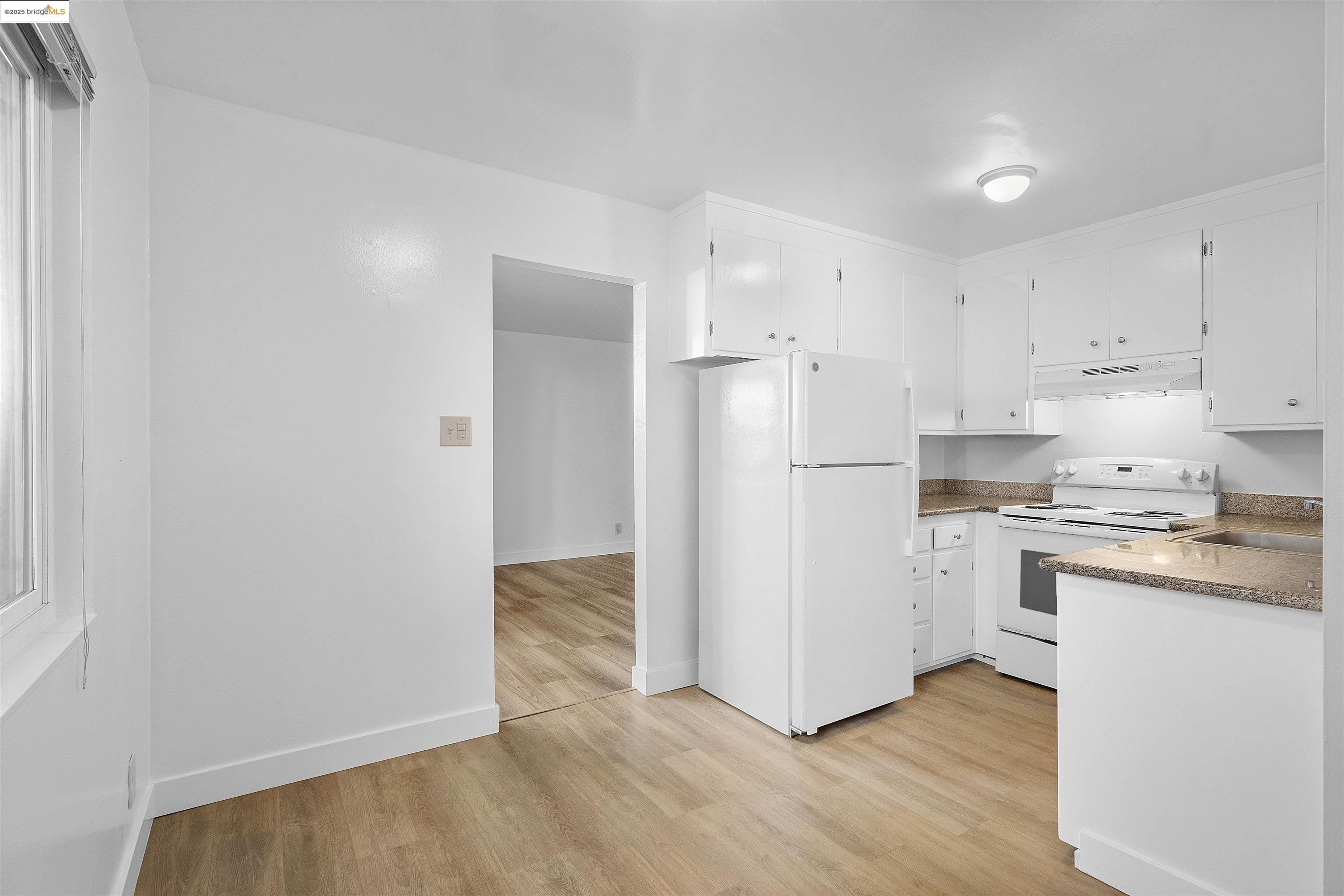 Detail Gallery Image 4 of 17 For 3639 Patterson Ave, Oakland,  CA 94619 - – Beds | – Baths