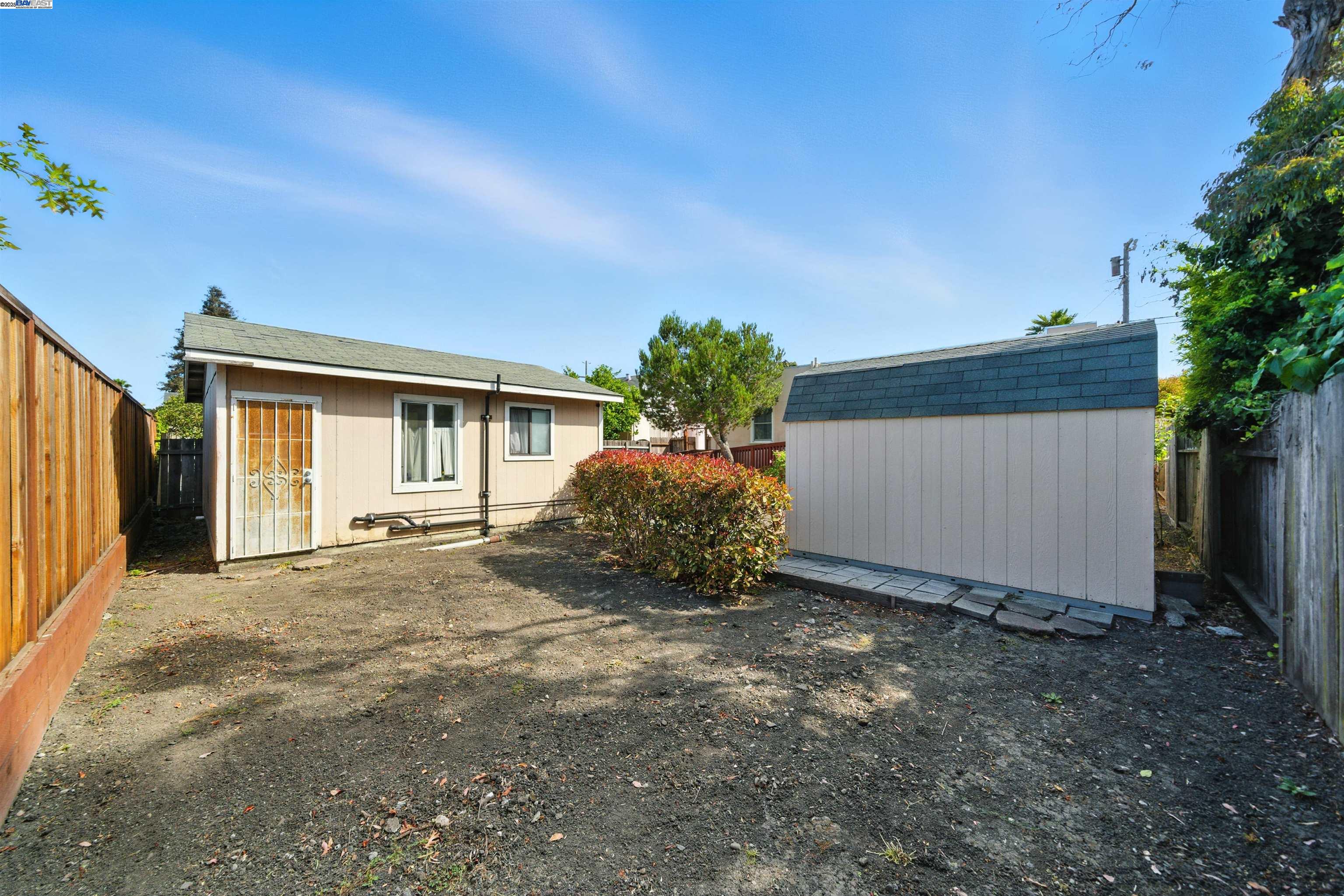Detail Gallery Image 12 of 32 For 527 N Mclaughlin, Richmond,  CA 94805 - 2 Beds | 1 Baths