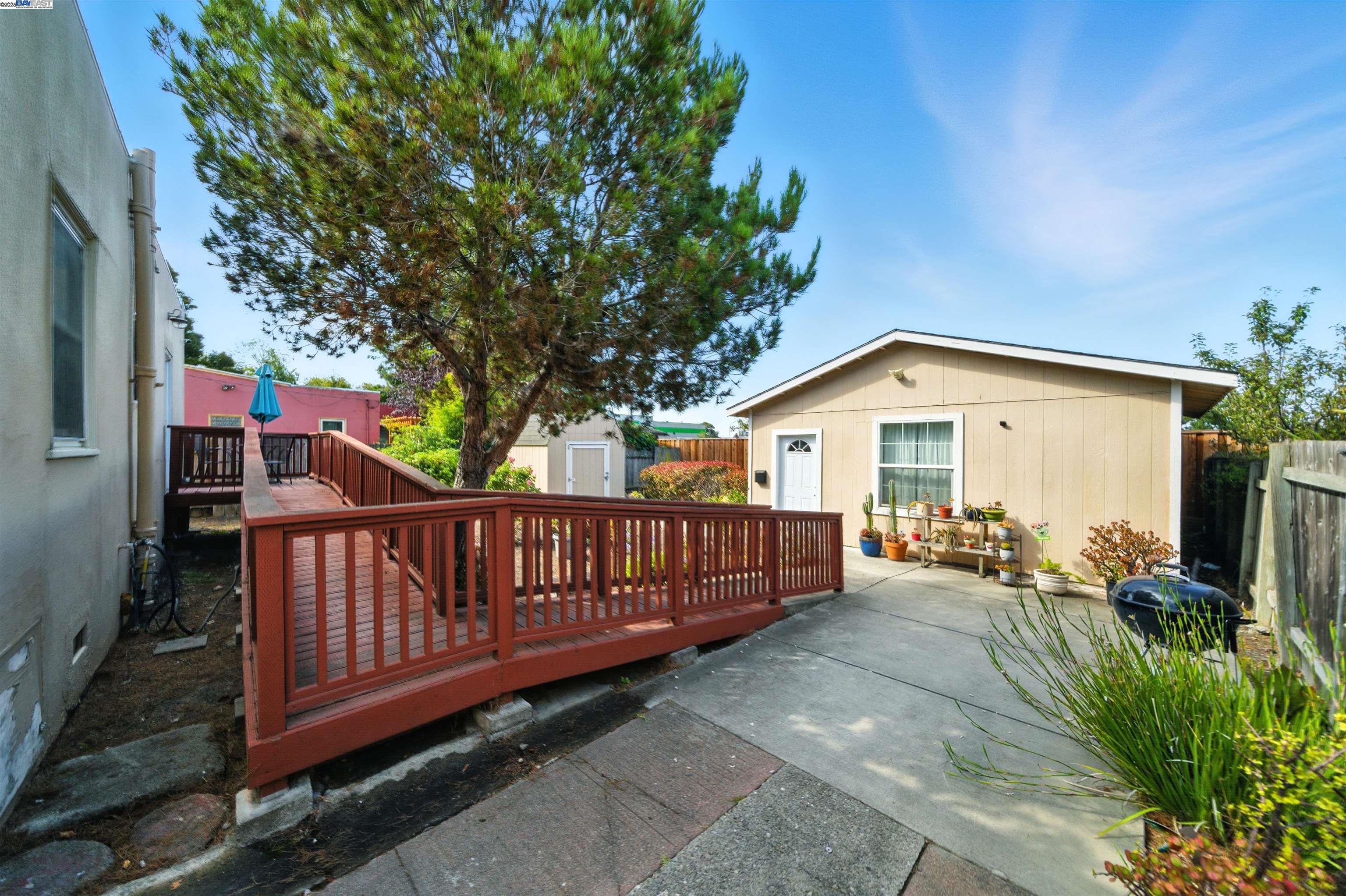 Detail Gallery Image 7 of 32 For 527 N Mclaughlin, Richmond,  CA 94805 - 2 Beds | 1 Baths