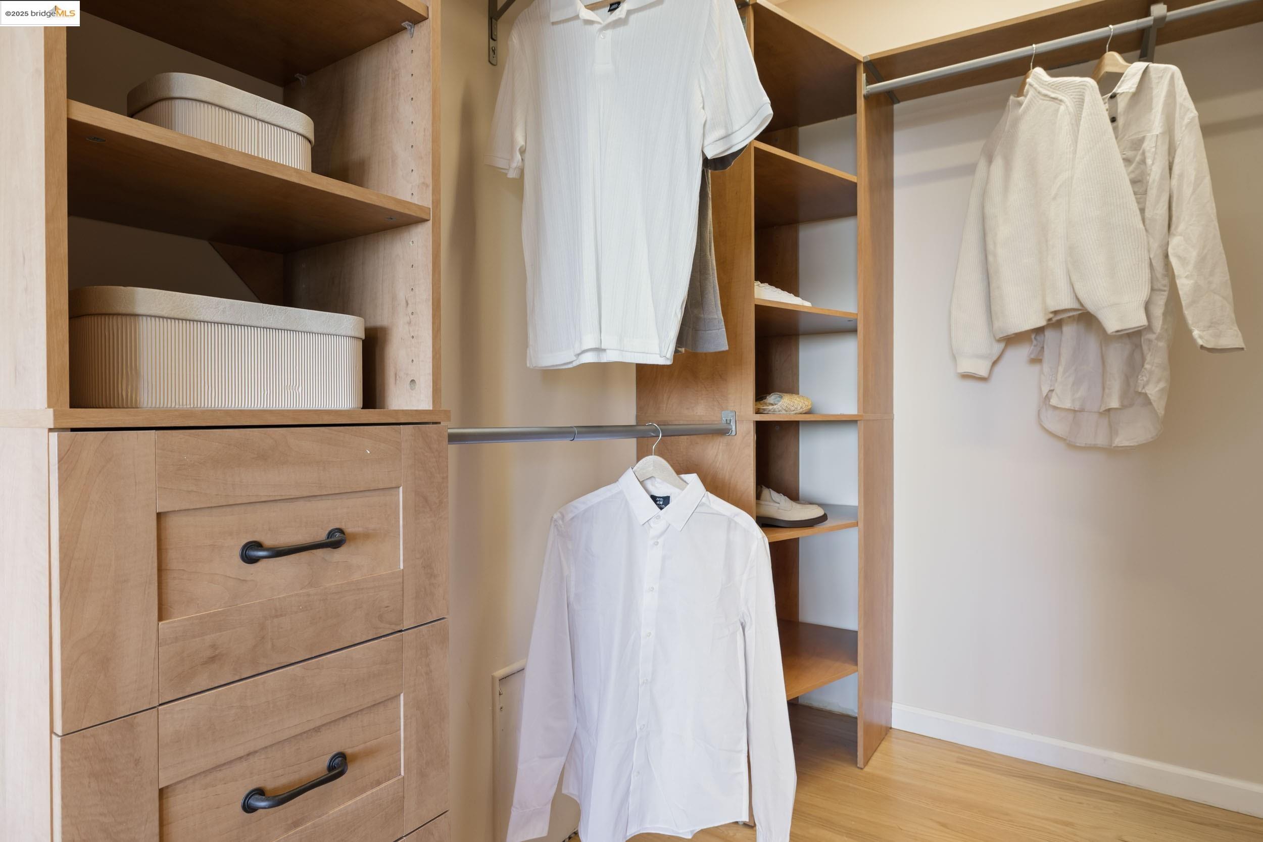 Detail Gallery Image 19 of 57 For 1971 Hoover Ave, Oakland,  CA 94602 - 5 Beds | 5/1 Baths