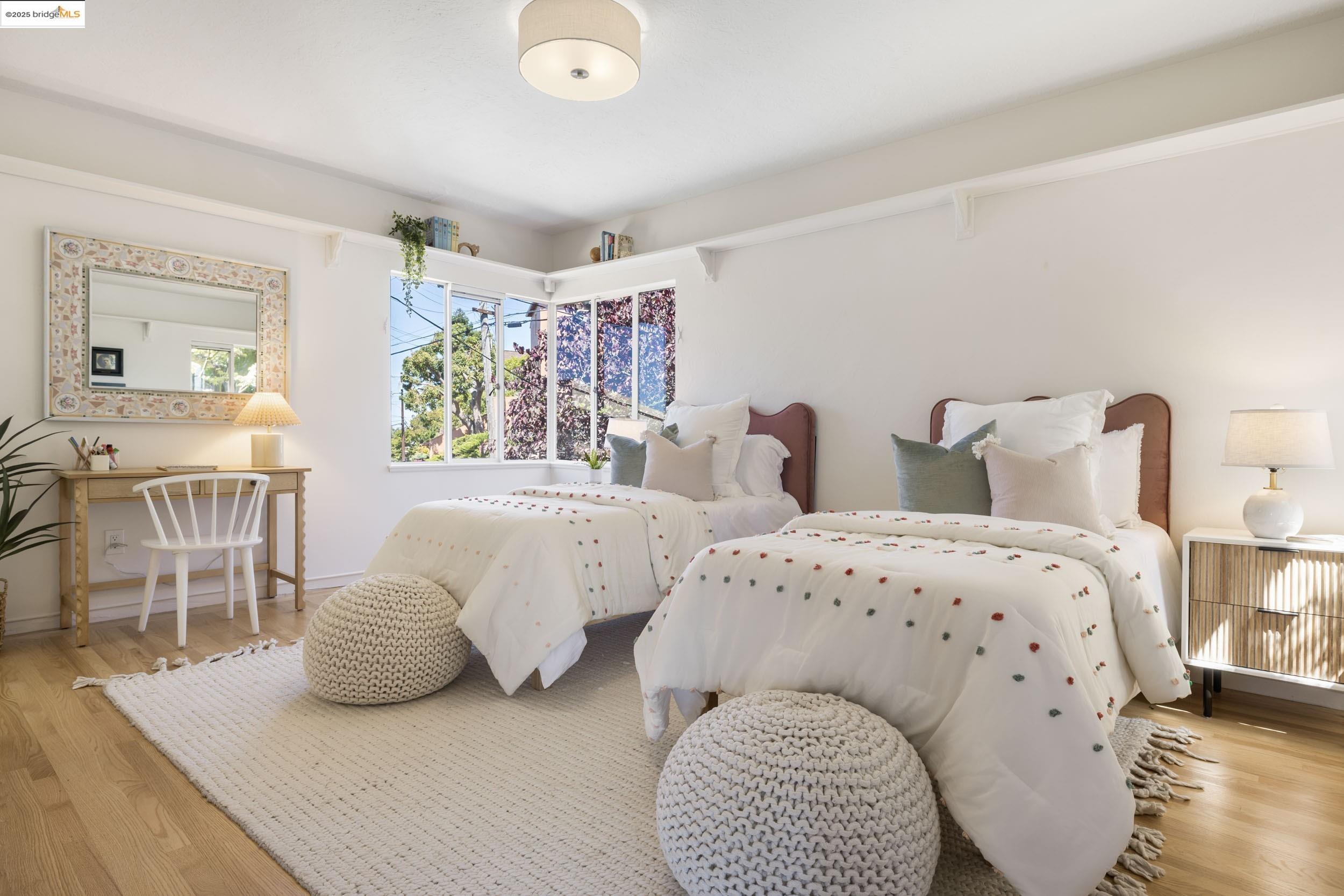 Detail Gallery Image 45 of 57 For 1971 Hoover Ave, Oakland,  CA 94602 - 5 Beds | 5/1 Baths
