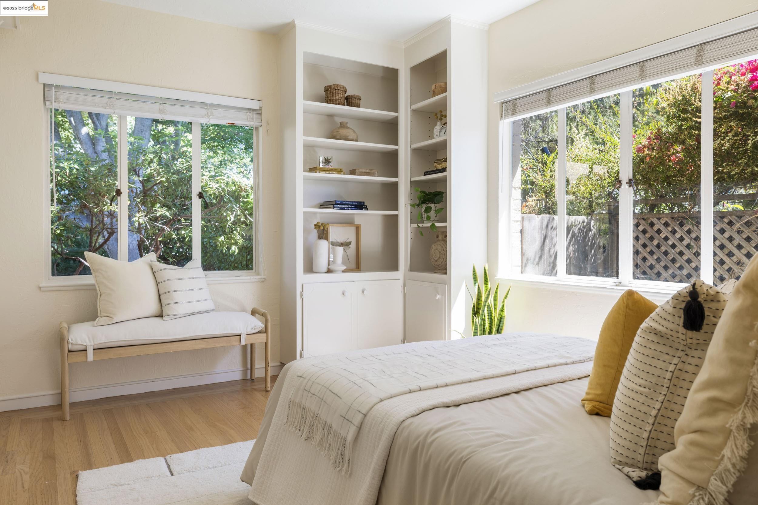 Detail Gallery Image 49 of 57 For 1971 Hoover Ave, Oakland,  CA 94602 - 5 Beds | 5/1 Baths