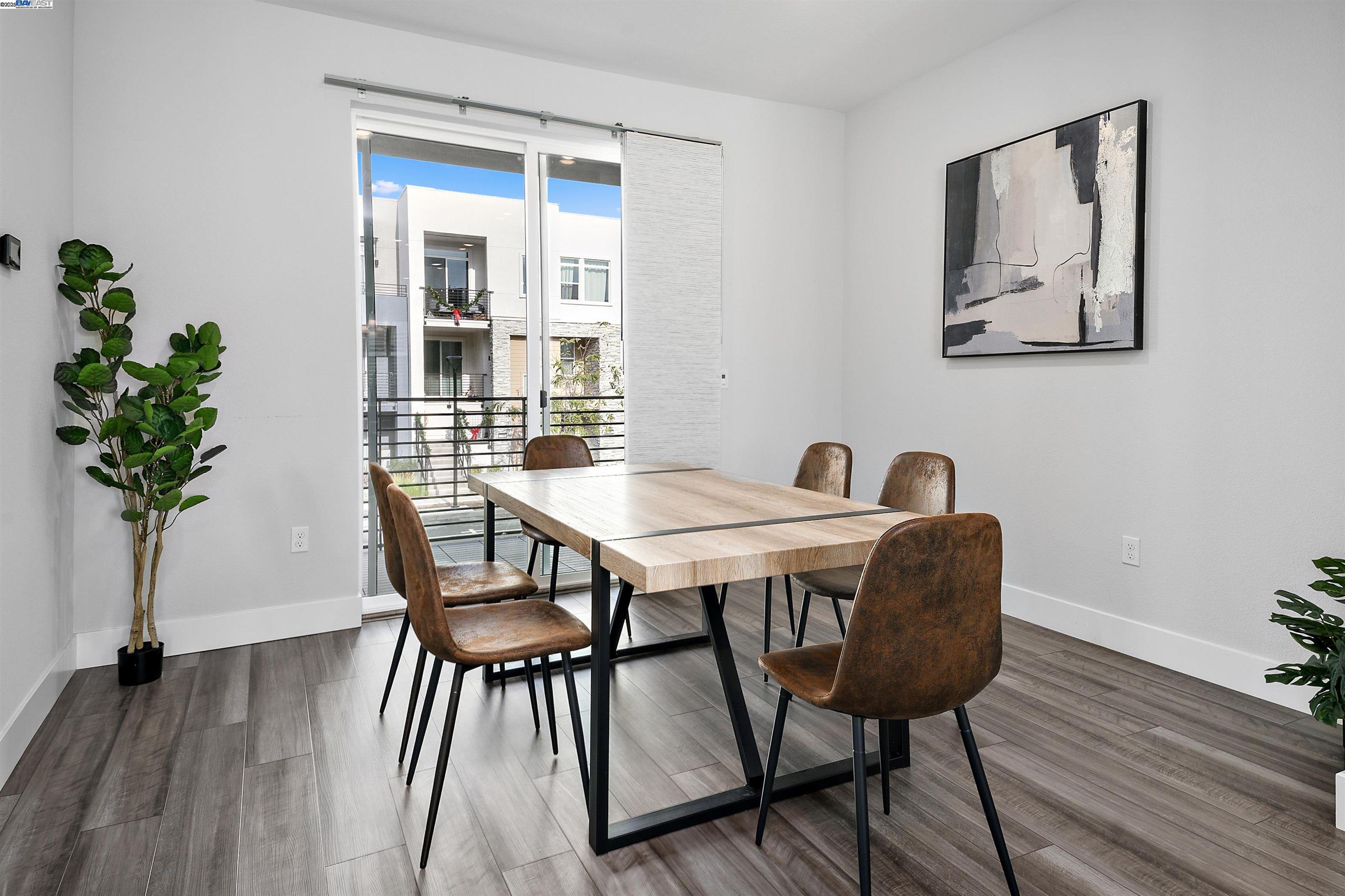 Detail Gallery Image 14 of 37 For 538 Martin Mariner Ave, Alameda,  CA 94501 - 3 Beds | 2/1 Baths