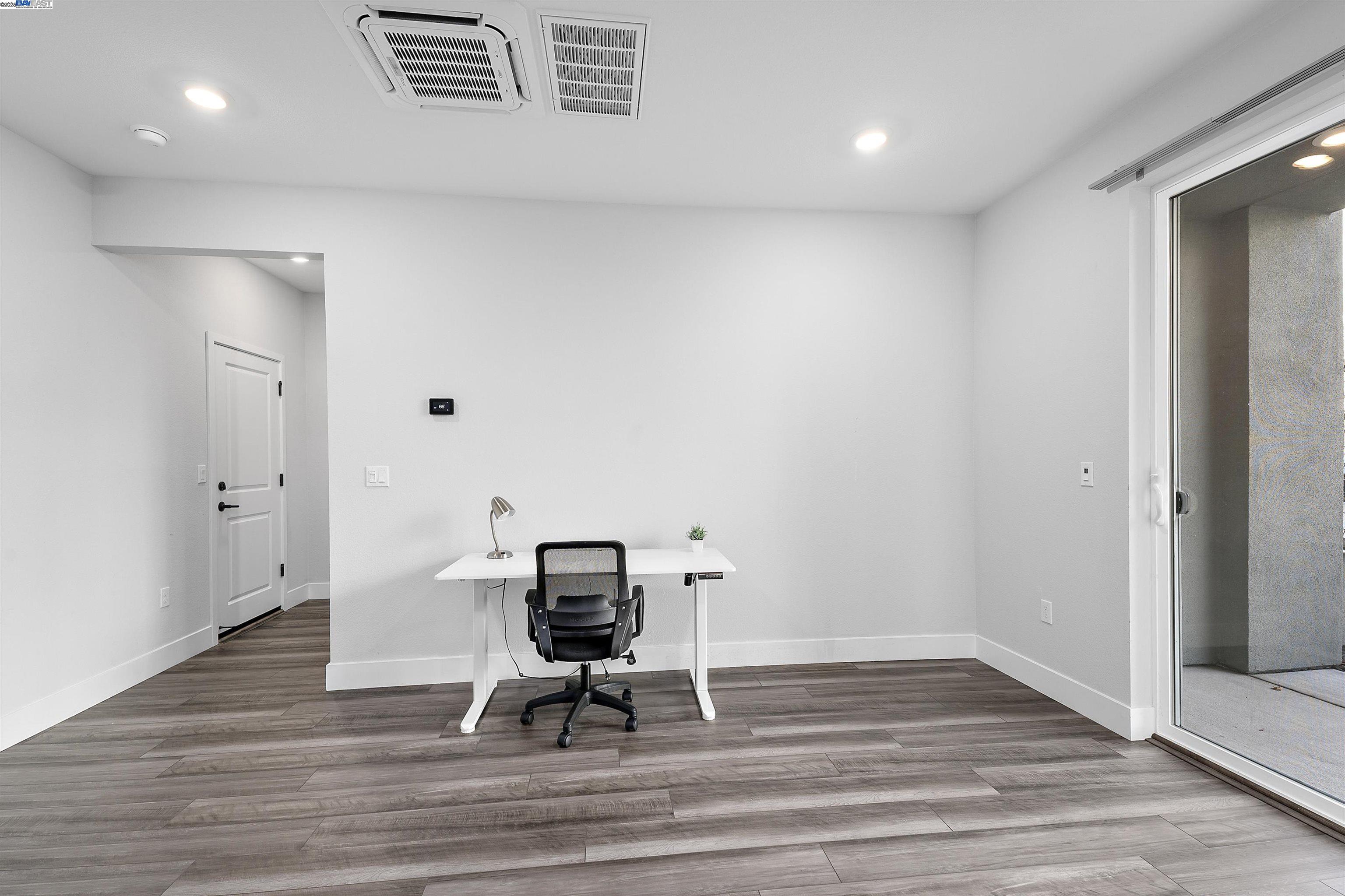 Detail Gallery Image 19 of 37 For 538 Martin Mariner Ave, Alameda,  CA 94501 - 3 Beds | 2/1 Baths