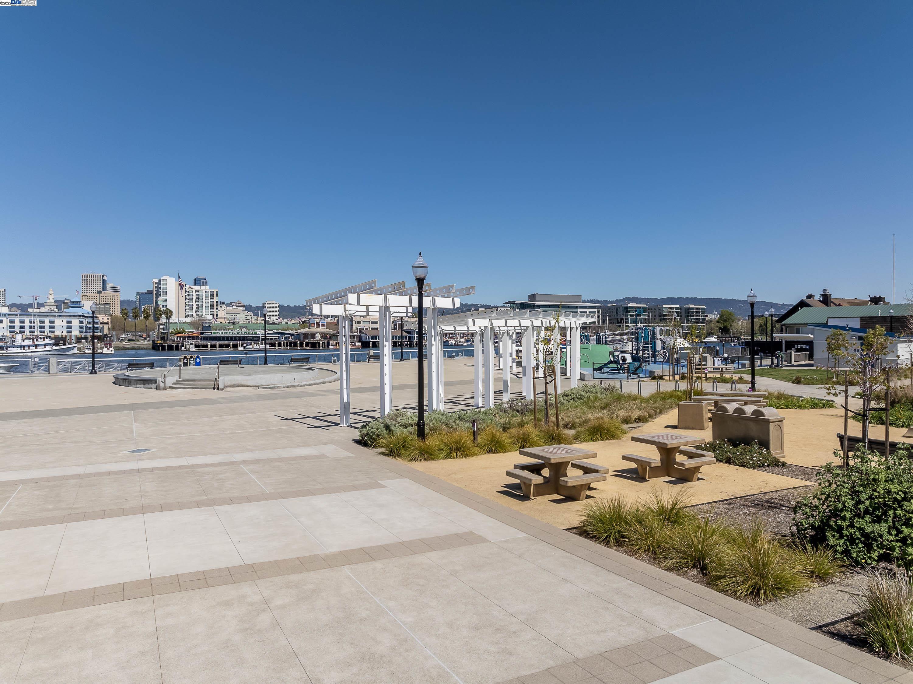Detail Gallery Image 34 of 37 For 538 Martin Mariner Ave, Alameda,  CA 94501 - 3 Beds | 2/1 Baths