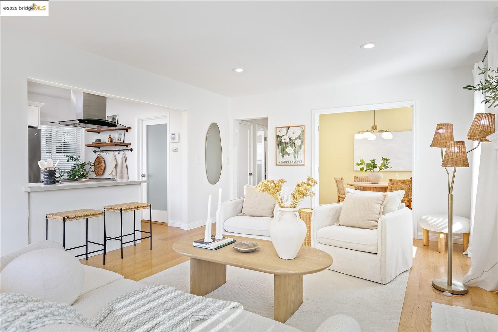 Detail Gallery Image 11 of 59 For 3920 Coolidge Ave, Oakland,  CA 94602 - 3 Beds | 1 Baths