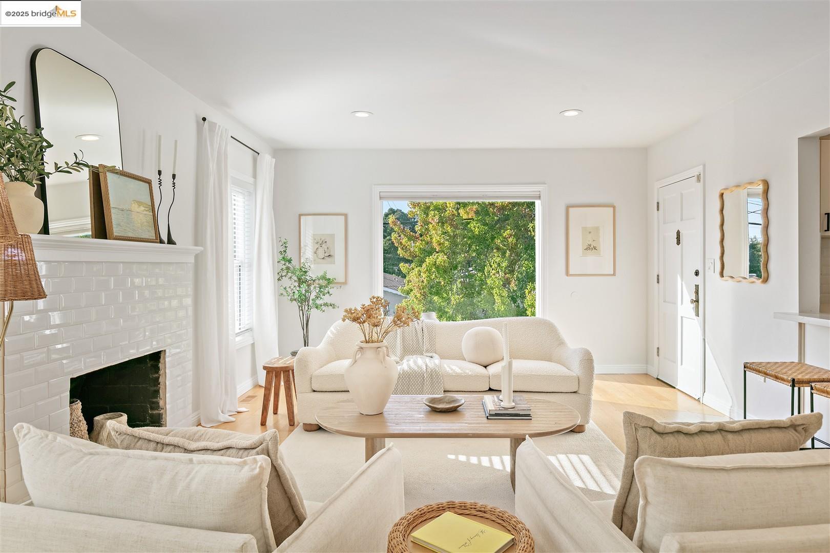 Detail Gallery Image 16 of 59 For 3920 Coolidge Ave, Oakland,  CA 94602 - 3 Beds | 1 Baths