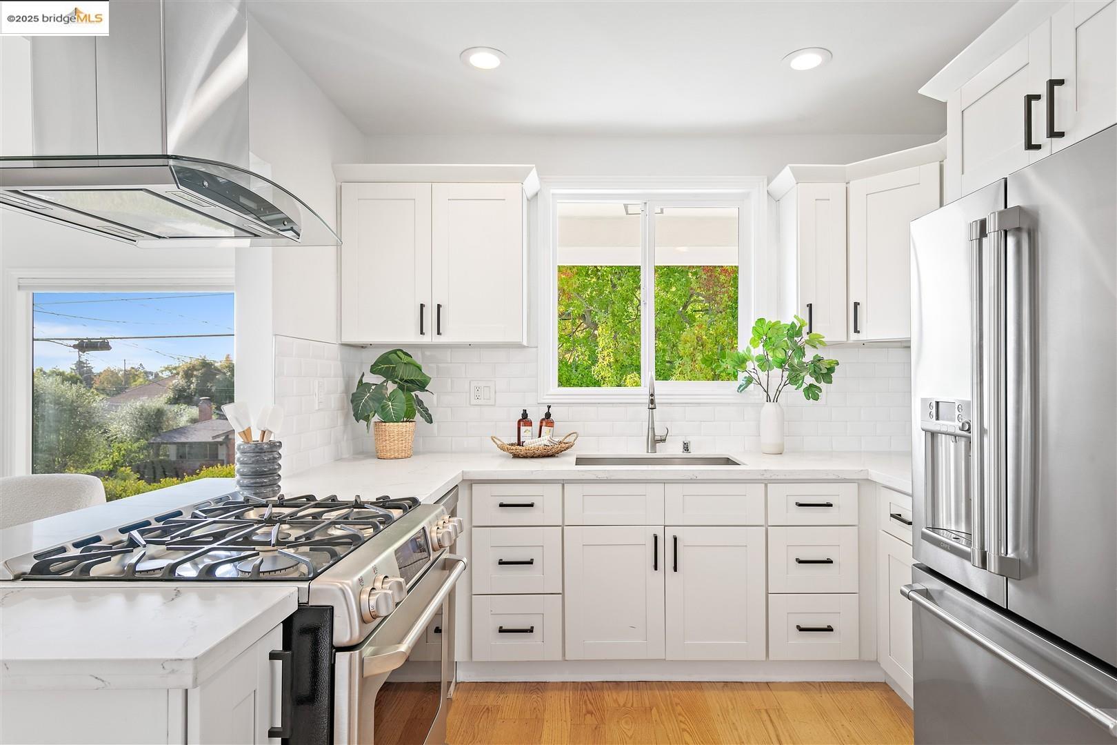 Detail Gallery Image 19 of 59 For 3920 Coolidge Ave, Oakland,  CA 94602 - 3 Beds | 1 Baths