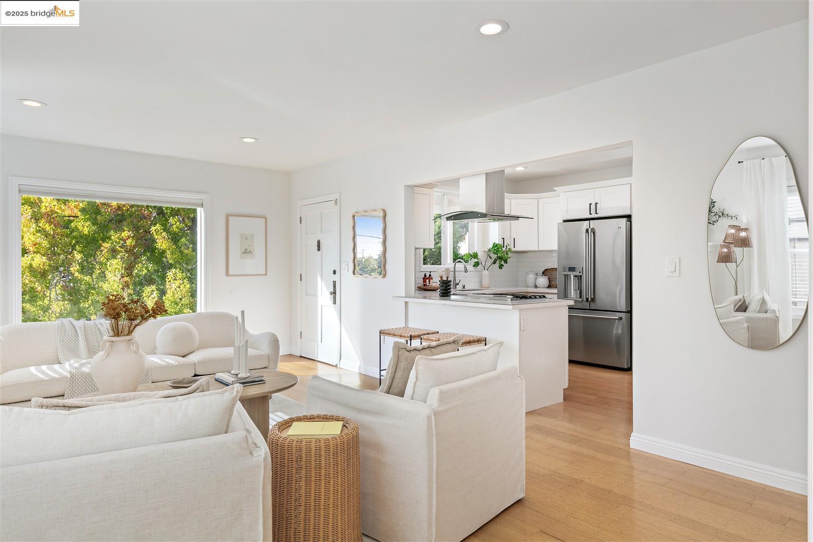 Detail Gallery Image 27 of 59 For 3920 Coolidge Ave, Oakland,  CA 94602 - 3 Beds | 1 Baths