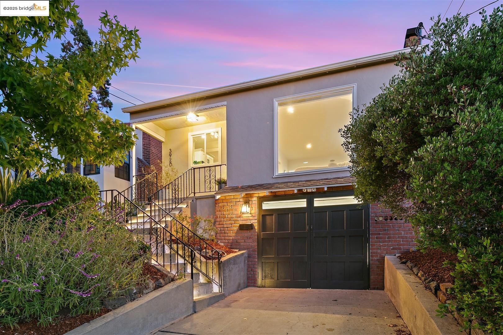 Detail Gallery Image 4 of 59 For 3920 Coolidge Ave, Oakland,  CA 94602 - 3 Beds | 1 Baths