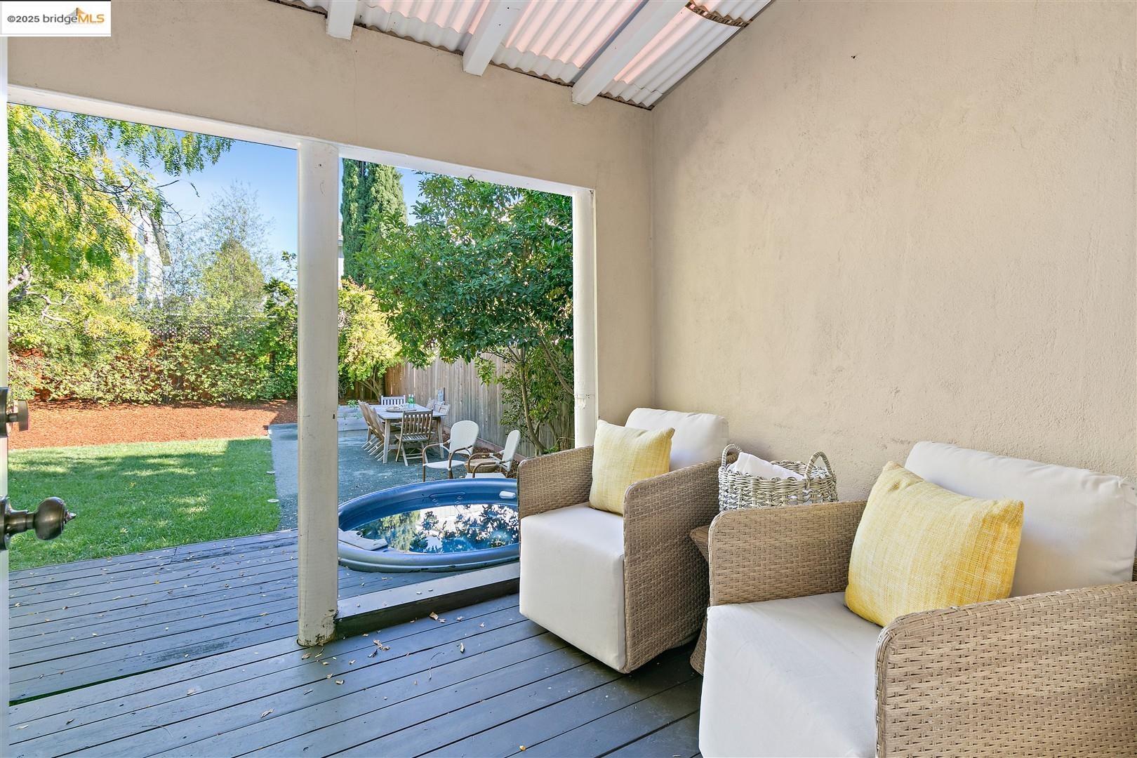 Detail Gallery Image 35 of 59 For 3920 Coolidge Ave, Oakland,  CA 94602 - 3 Beds | 1 Baths