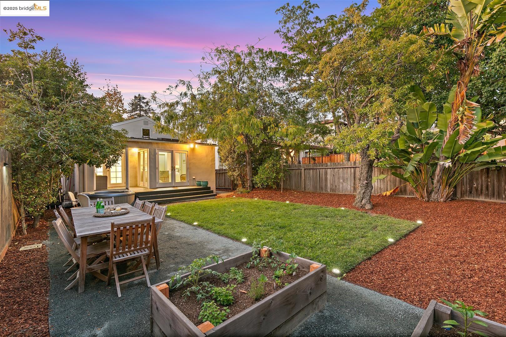 Detail Gallery Image 37 of 59 For 3920 Coolidge Ave, Oakland,  CA 94602 - 3 Beds | 1 Baths