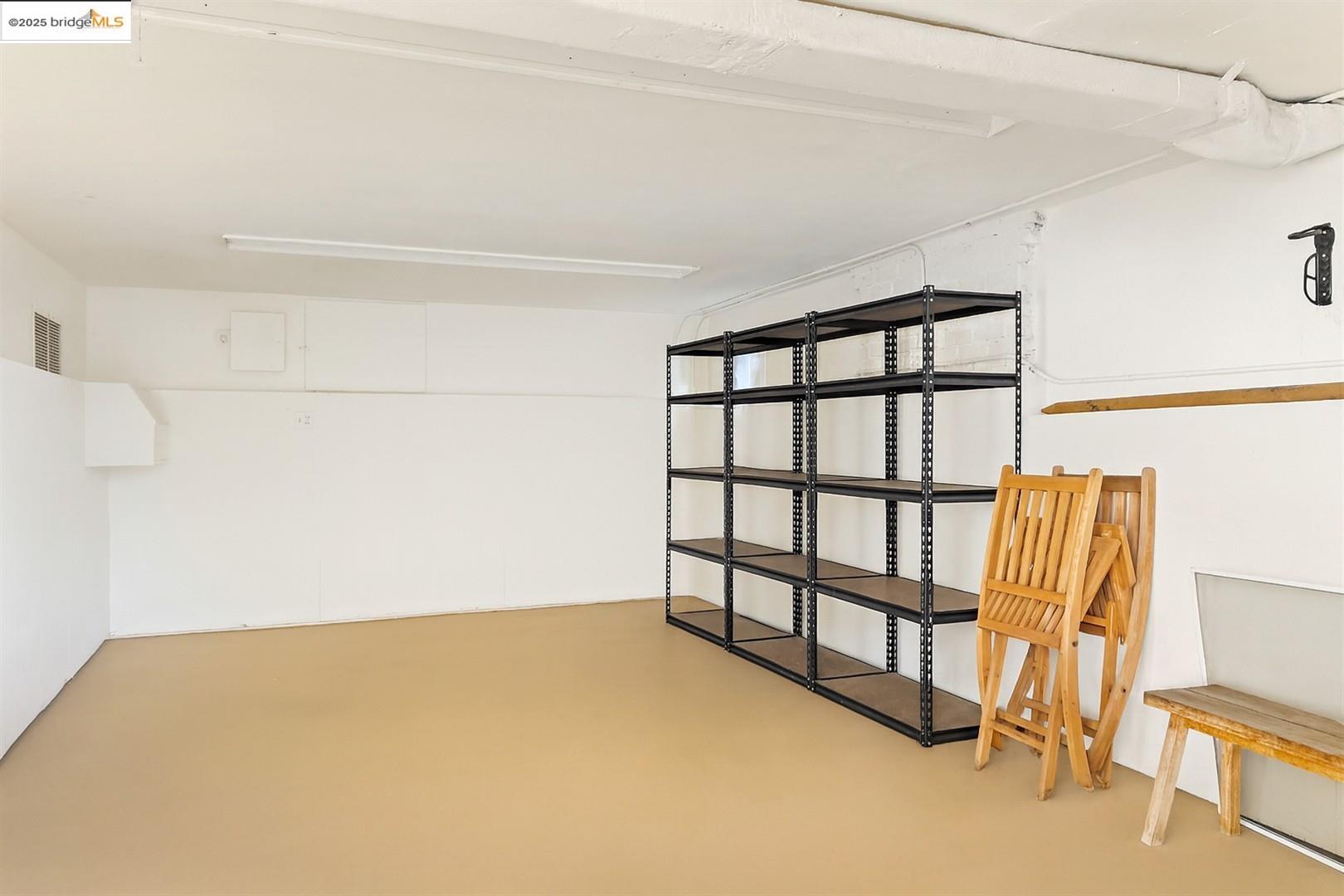 Detail Gallery Image 51 of 59 For 3920 Coolidge Ave, Oakland,  CA 94602 - 3 Beds | 1 Baths