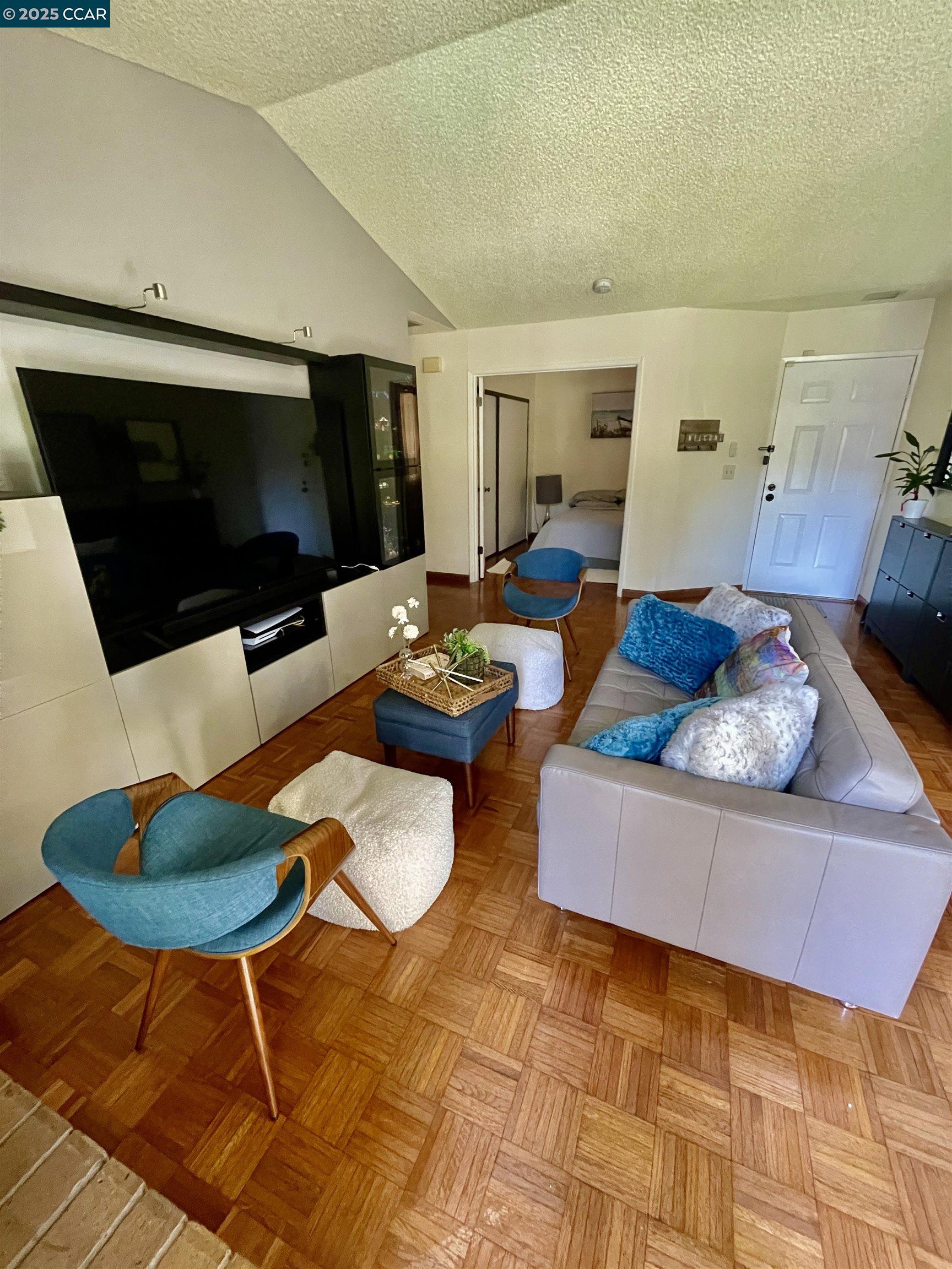 Photo #2: 41110091 Listing 